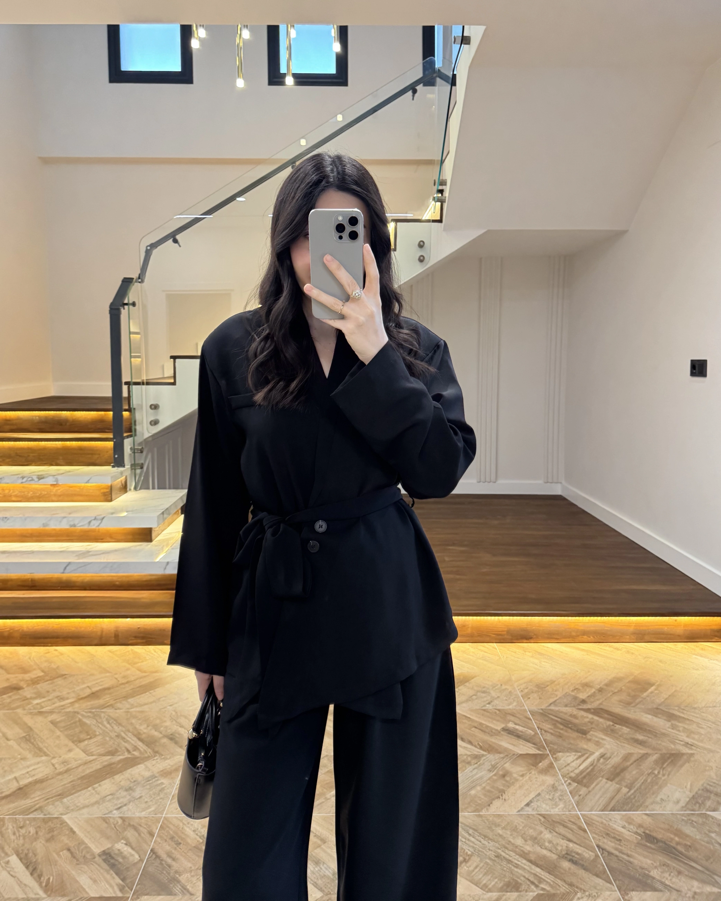 SİYAH VATKALI ASİMETRİK CEKETLİ TAKIM-60609