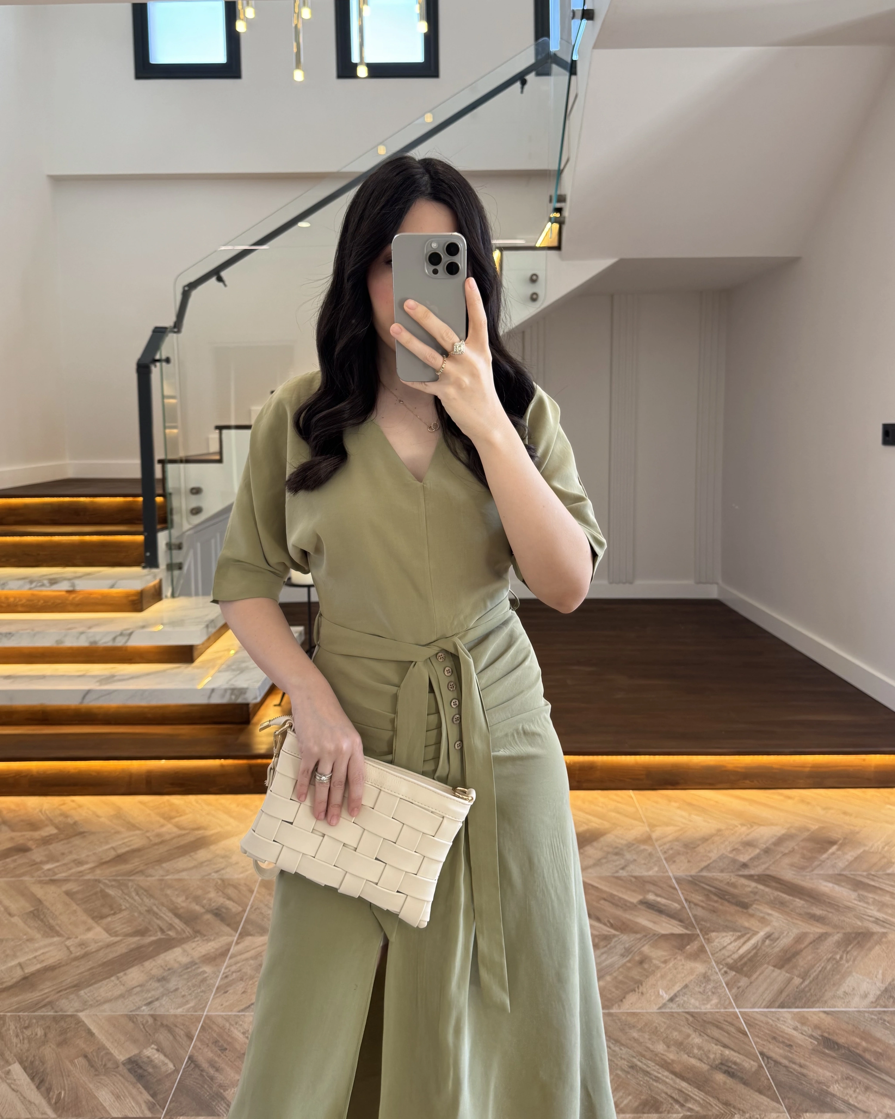 YEŞİL ÖNÜ DÜĞMELİ KUŞAKLI TENSEL ELBİSE -5062