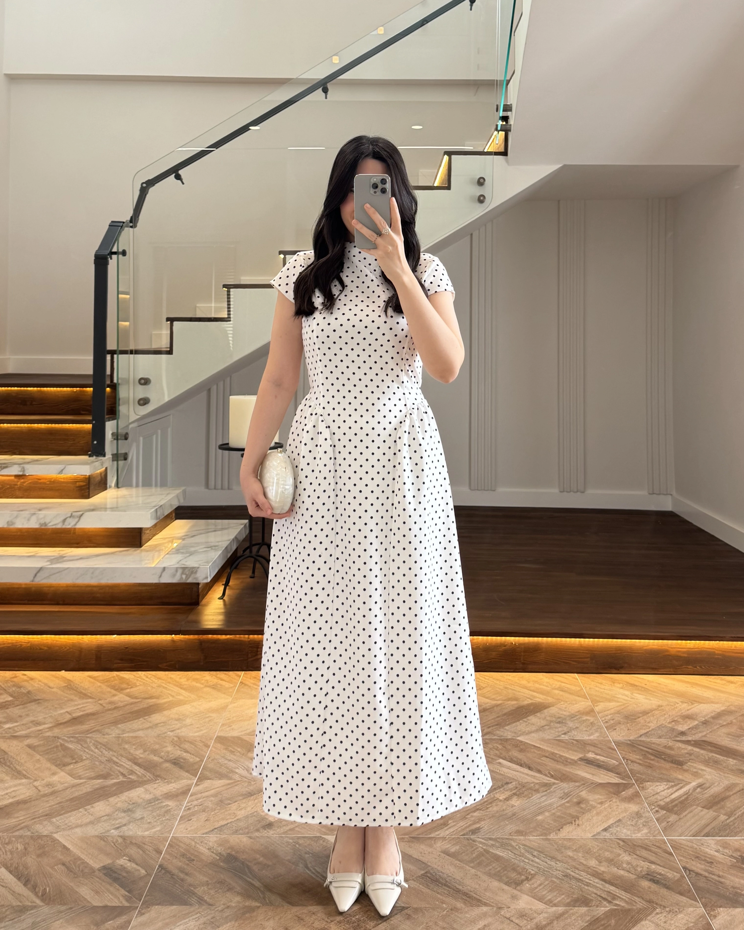 PUANTİYELİ BÜZGÜLÜ BAĞLAMALI ELBİSE - 5092