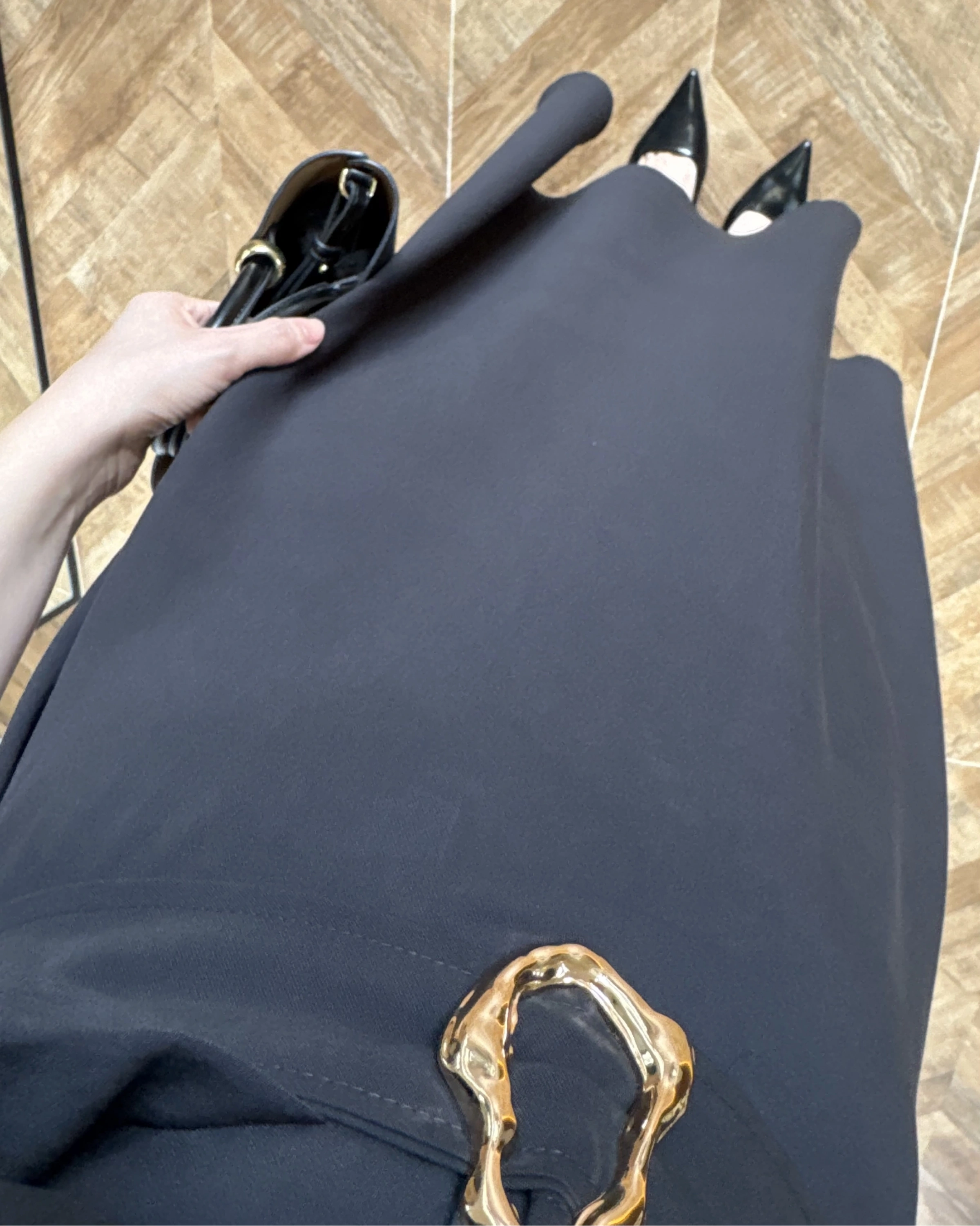 SİYAH GOLD KEMER DETAYLI VİSKON ELBİSE -2376