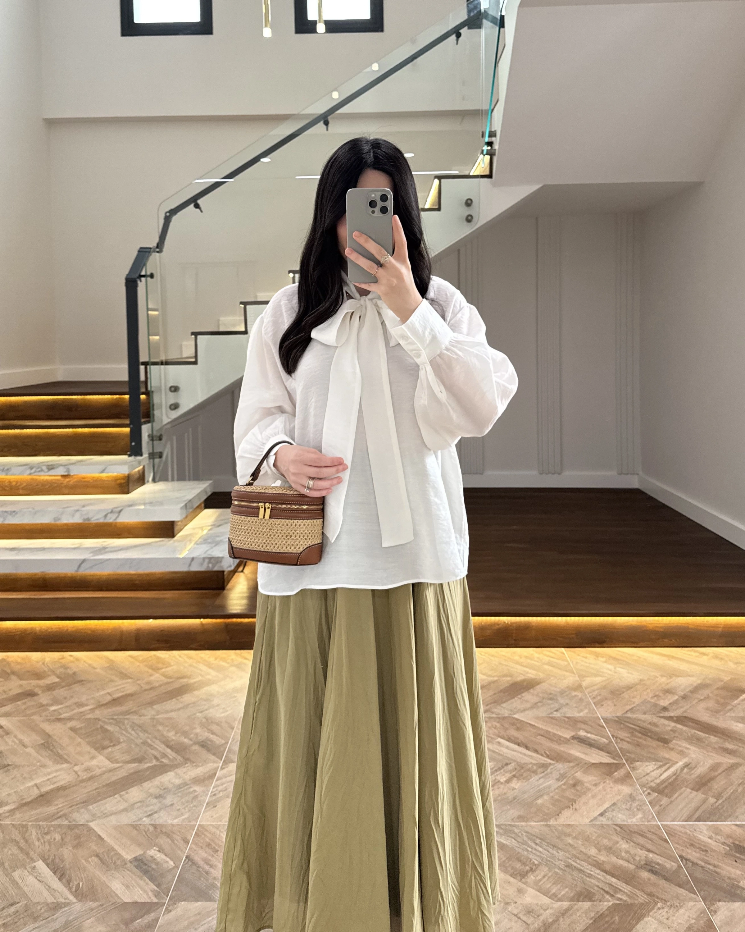 BEYAZ BAĞCIKLI GÖMLEK -5050