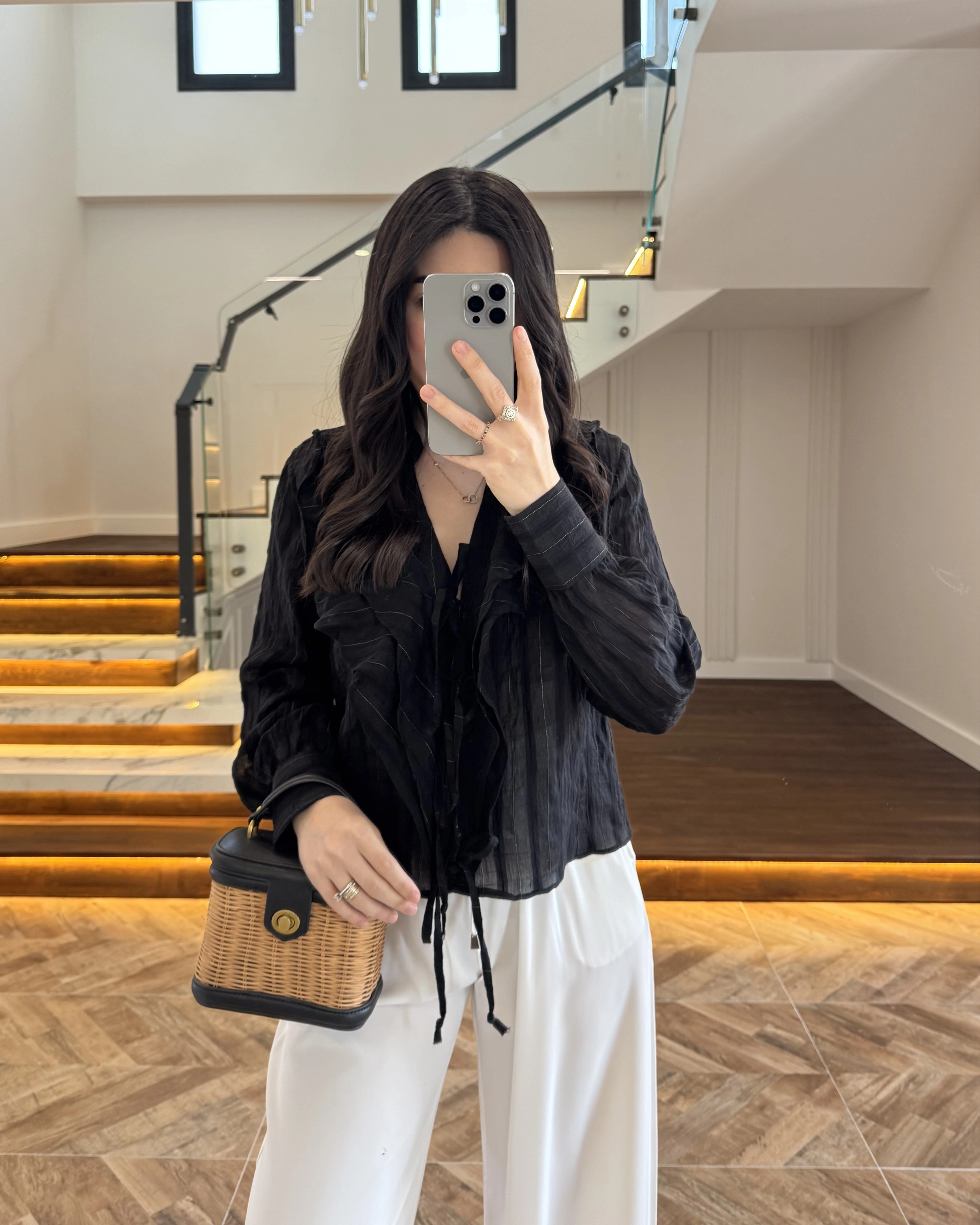 SİYAH ÖNÜ FIRFIR BAĞLAMA DETAYLI BLUZ-1069