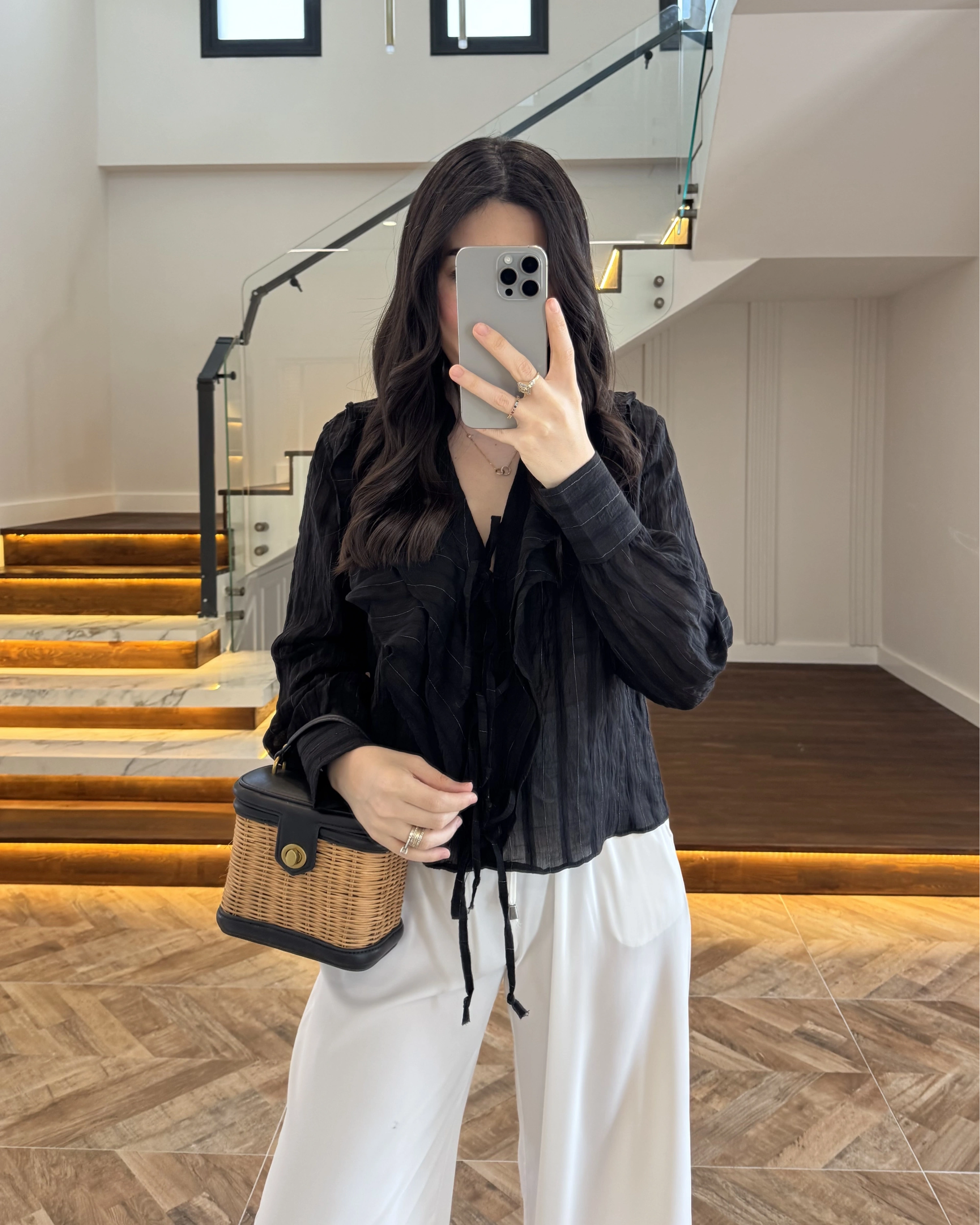 SİYAH ÖNÜ FIRFIR BAĞLAMA DETAYLI BLUZ-1069