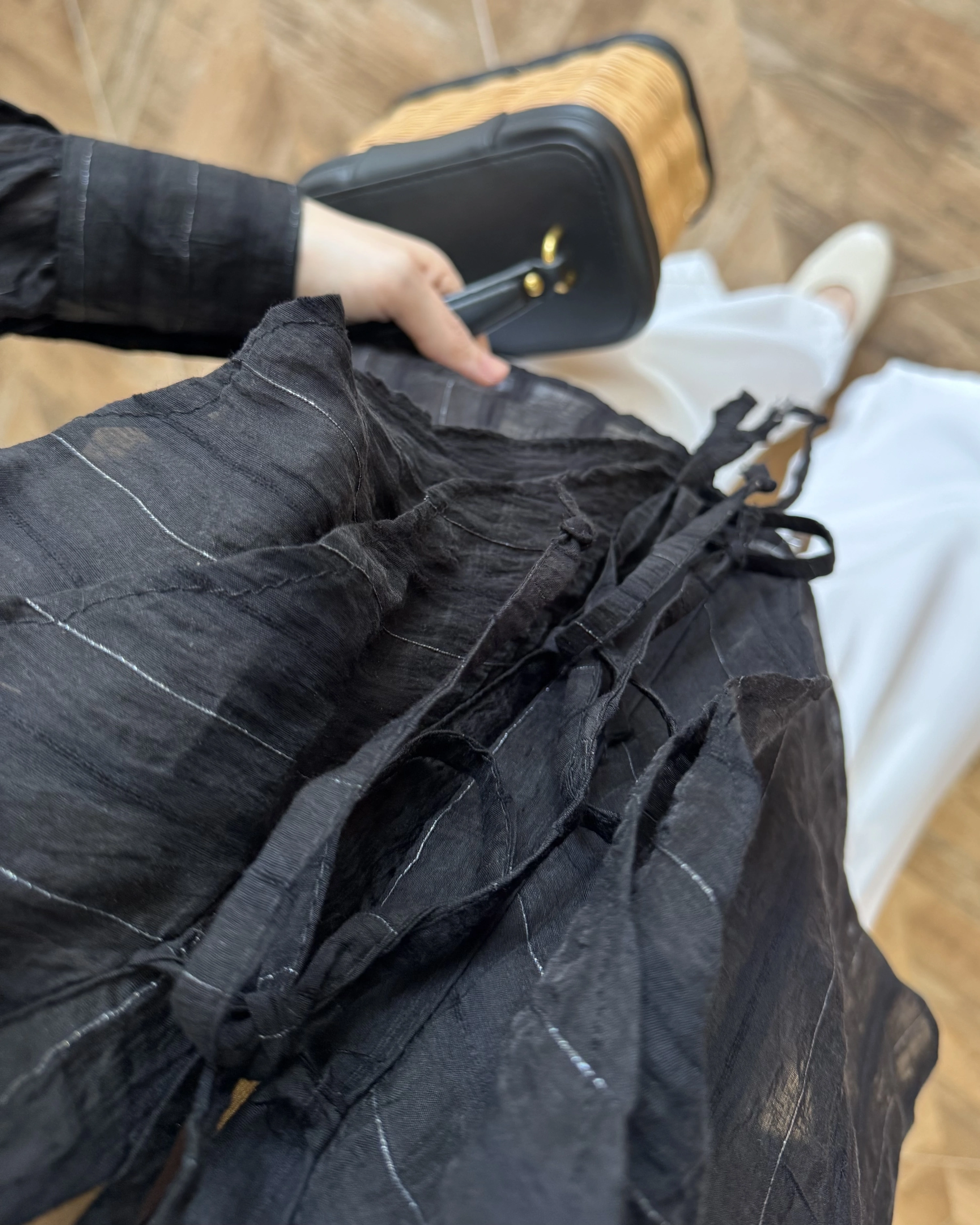 SİYAH ÖNÜ FIRFIR BAĞLAMA DETAYLI BLUZ-1069