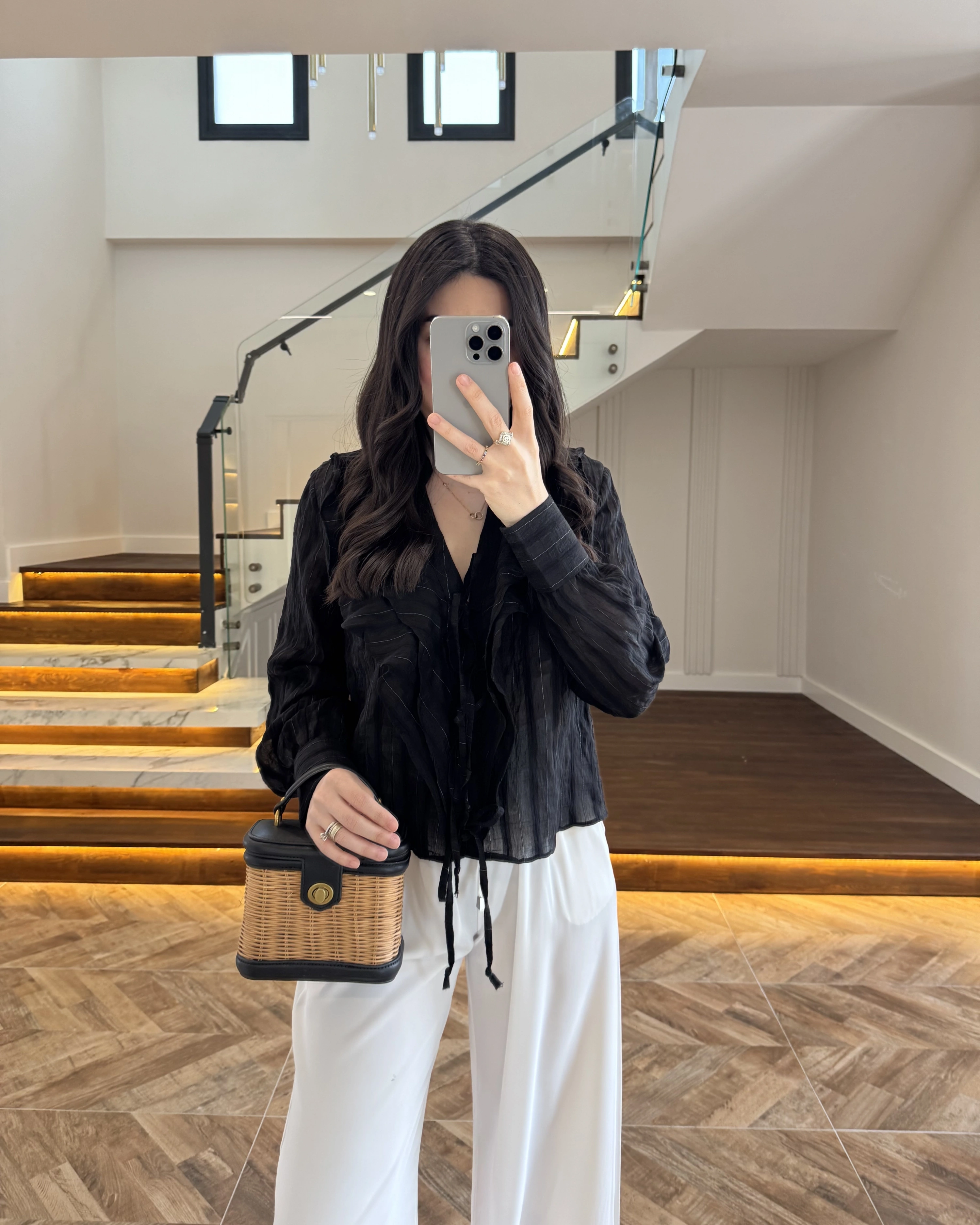 SİYAH ÖNÜ FIRFIR BAĞLAMA DETAYLI BLUZ-1069