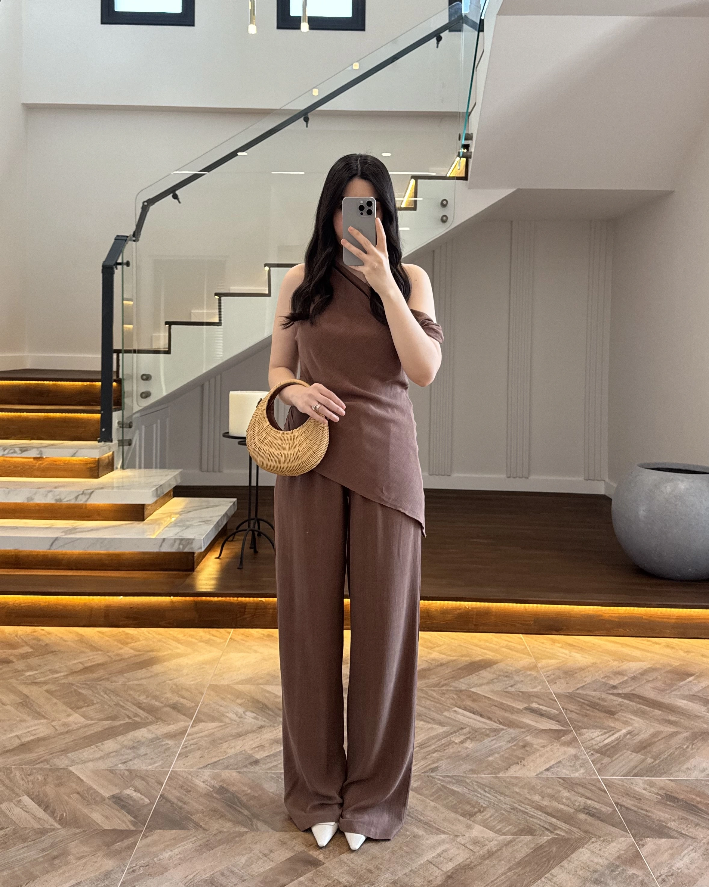 KAHVE ASİMETRİK TEK OMUZ BLUZ TAKIM-267330