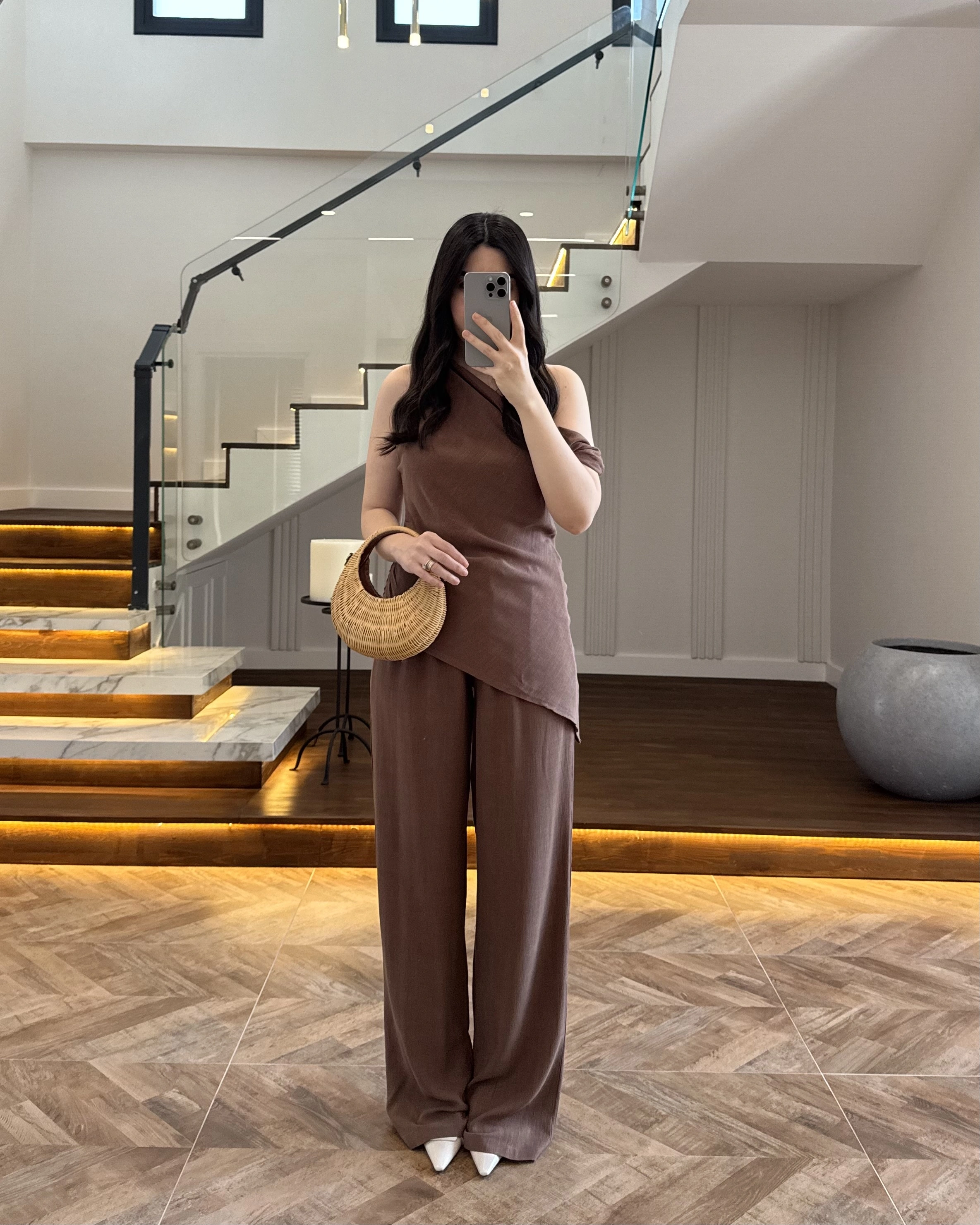 KAHVE ASİMETRİK TEK OMUZ BLUZ TAKIM-267330
