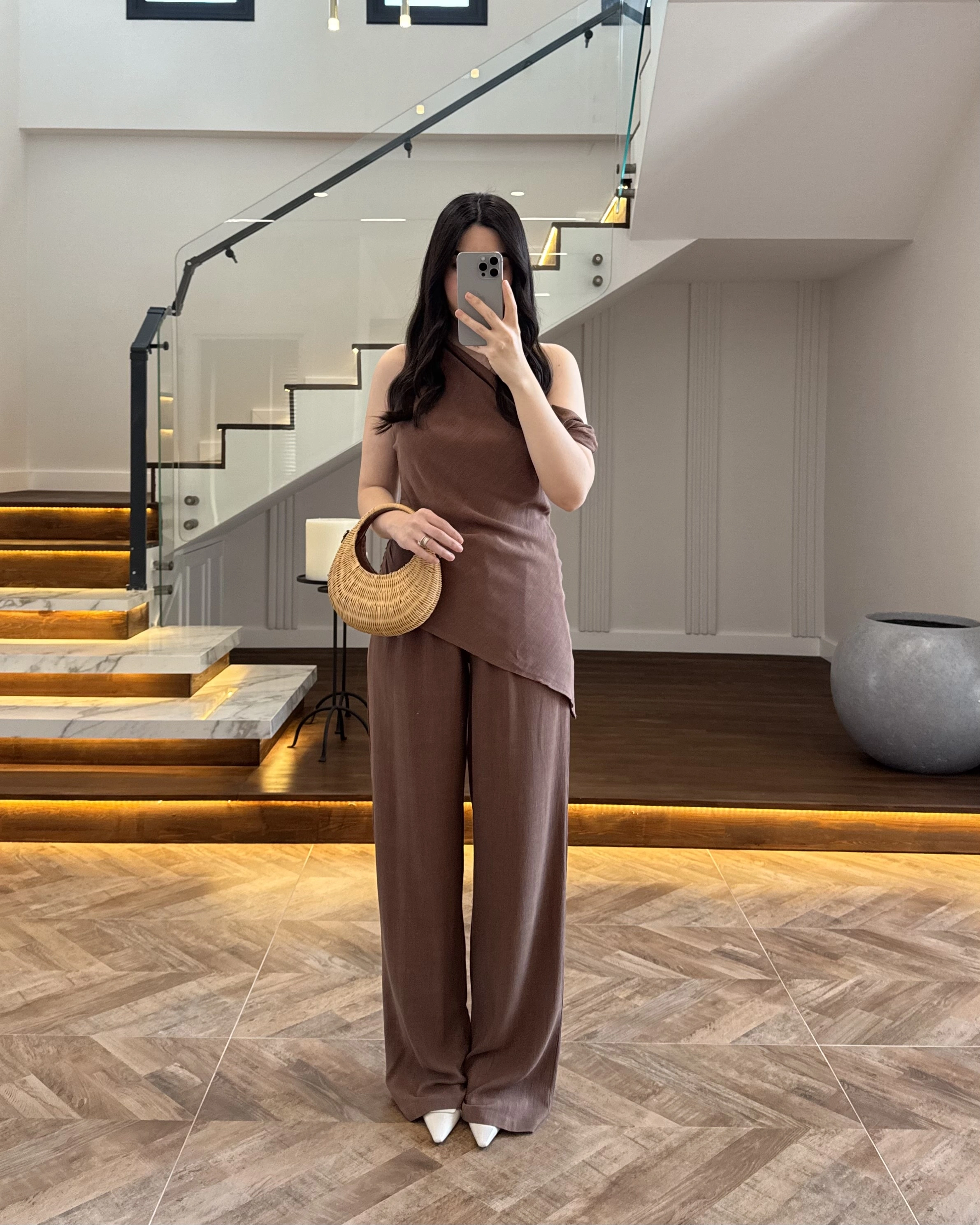 KAHVE ASİMETRİK TEK OMUZ BLUZ TAKIM-267330