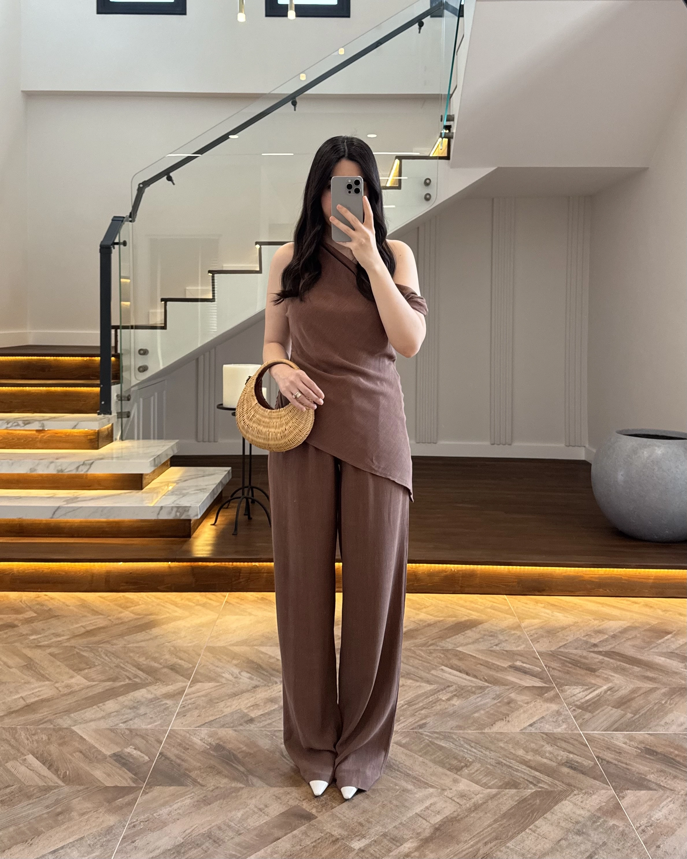 KAHVE ASİMETRİK TEK OMUZ BLUZ TAKIM-267330