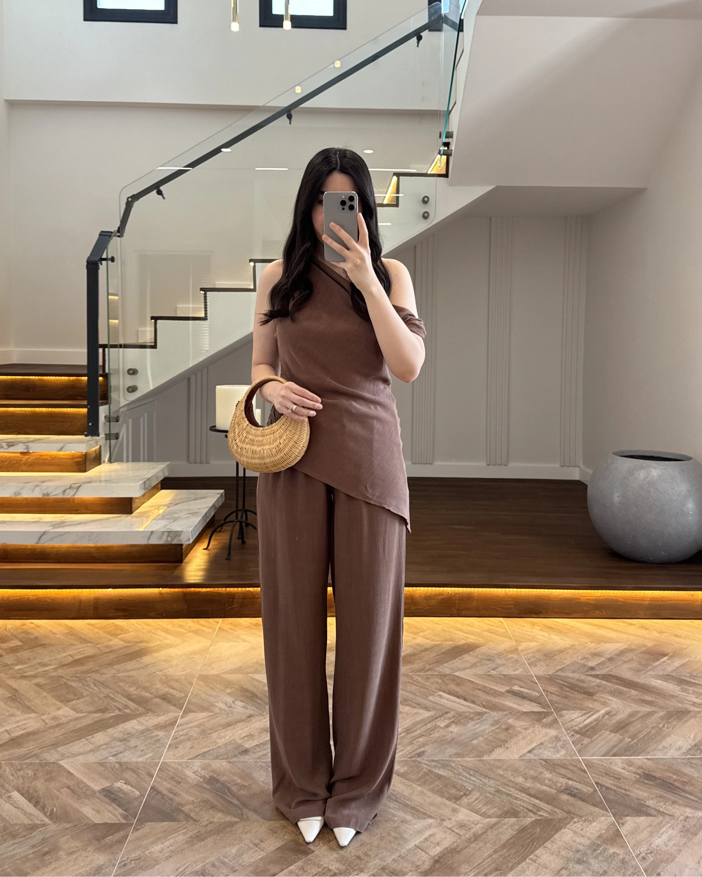 KAHVE ASİMETRİK TEK OMUZ BLUZ TAKIM-267330