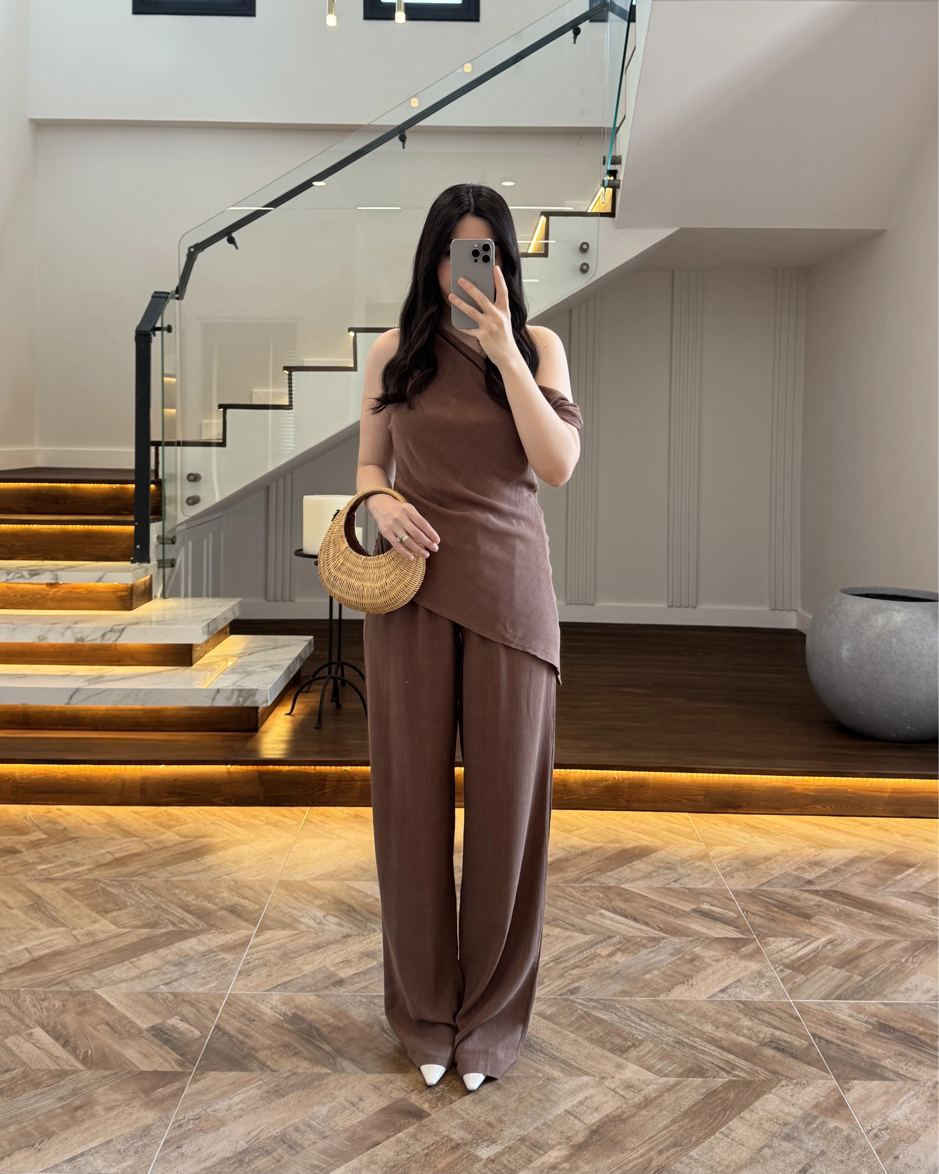 KAHVE ASİMETRİK TEK OMUZ BLUZ TAKIM-267330