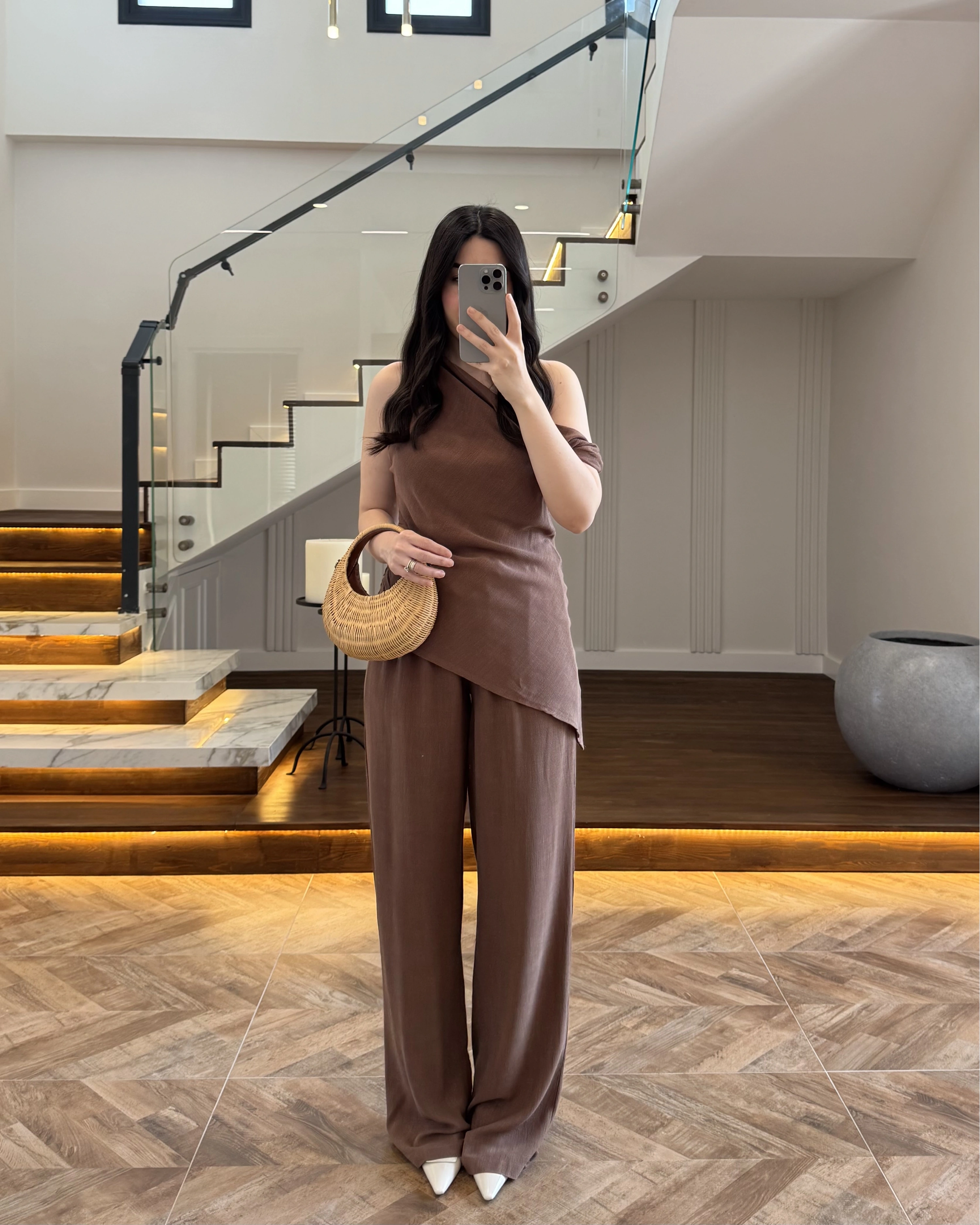 KAHVE ASİMETRİK TEK OMUZ BLUZ TAKIM-267330