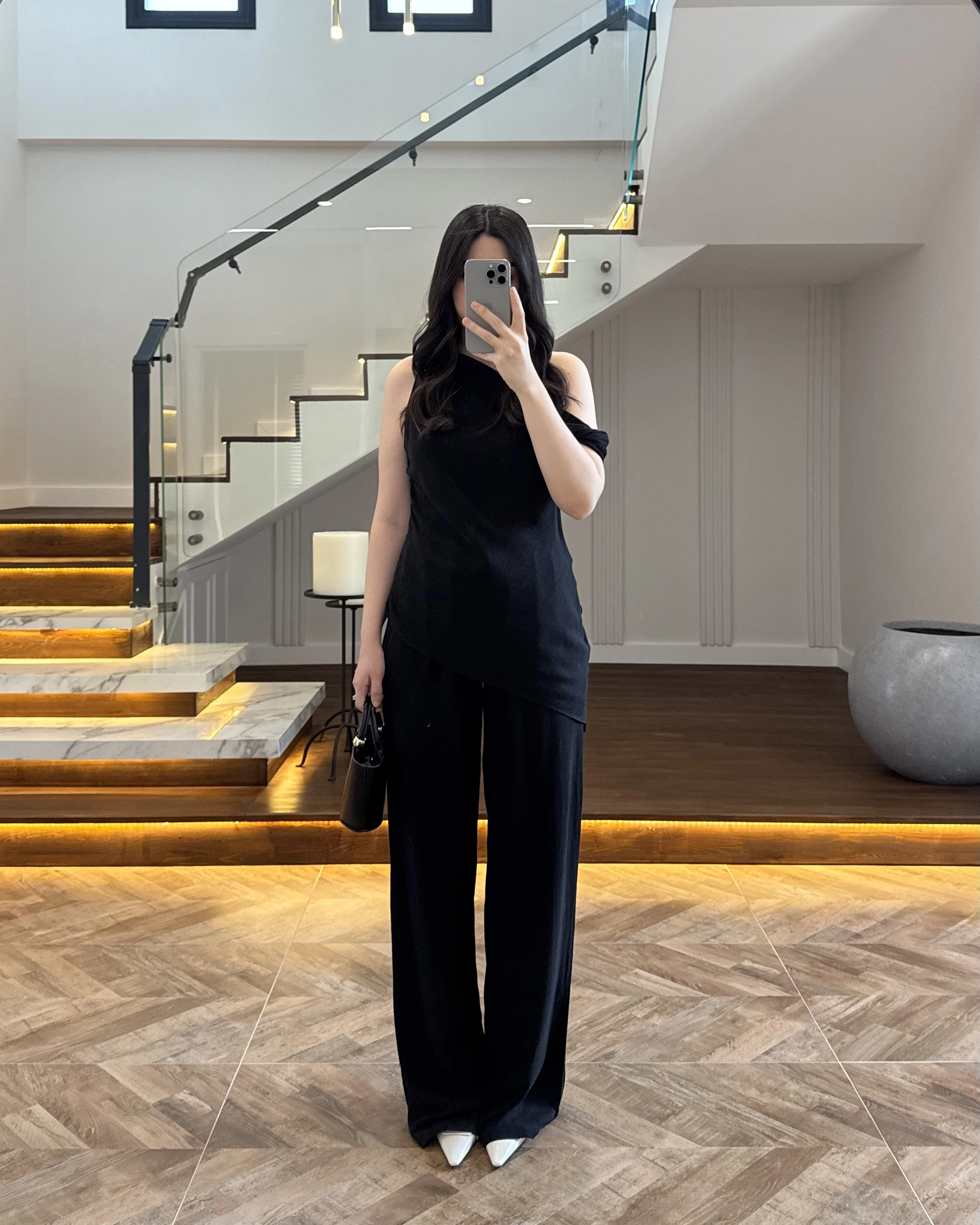 SİYAH ASİMETRİK TEK OMUZ BLUZ TAKIM-267330
