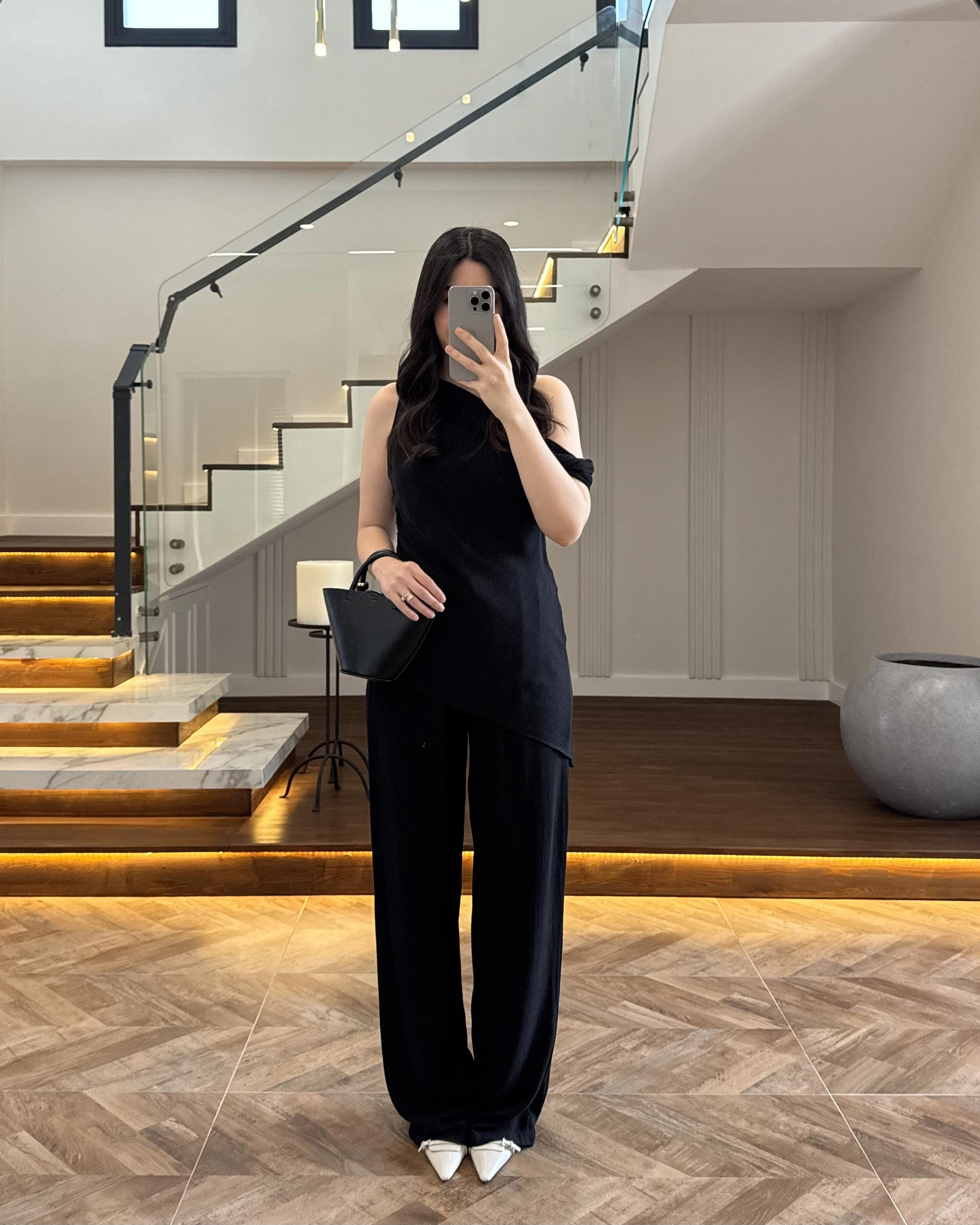 SİYAH ASİMETRİK TEK OMUZ BLUZ TAKIM-267330