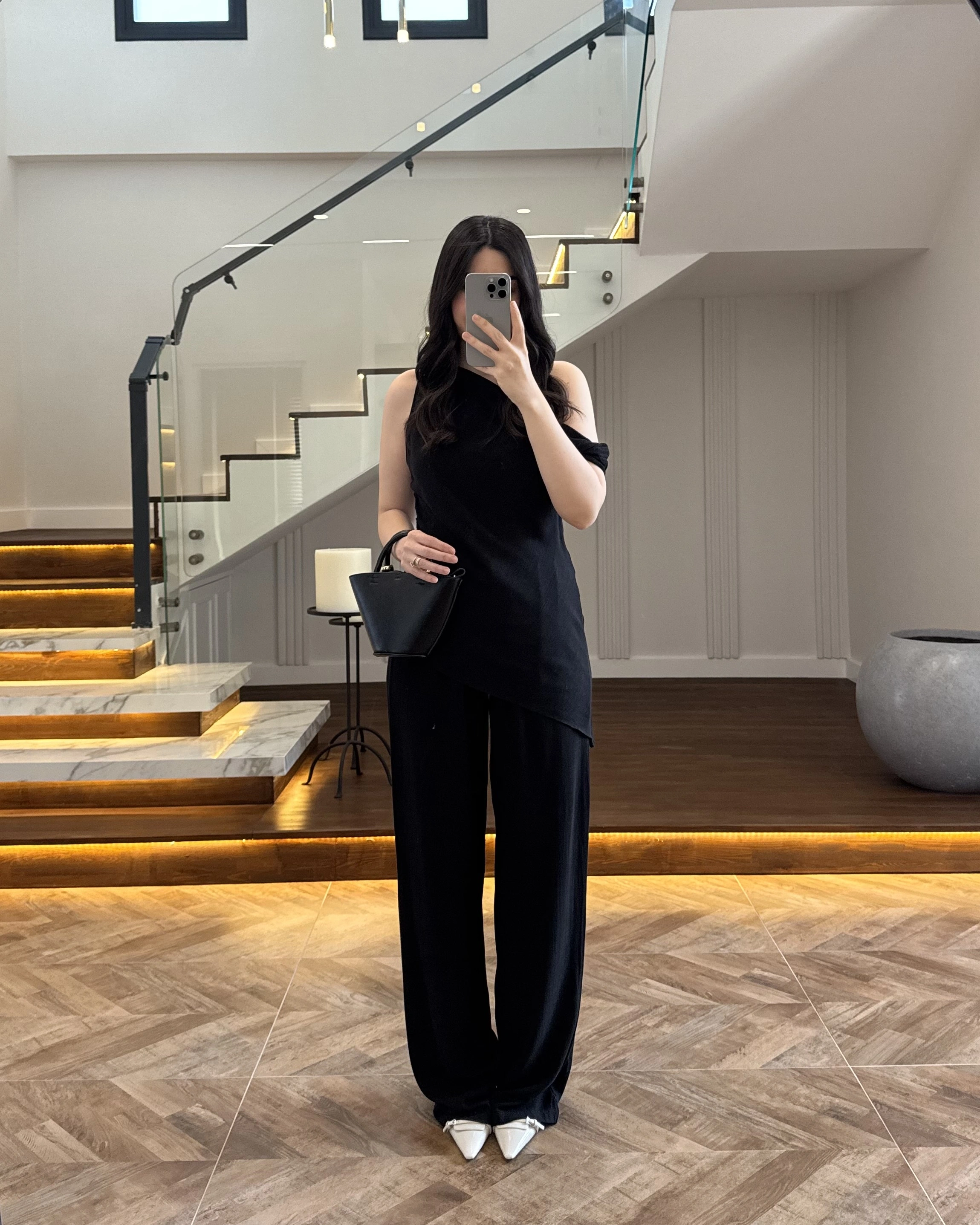 SİYAH ASİMETRİK TEK OMUZ BLUZ TAKIM-267330