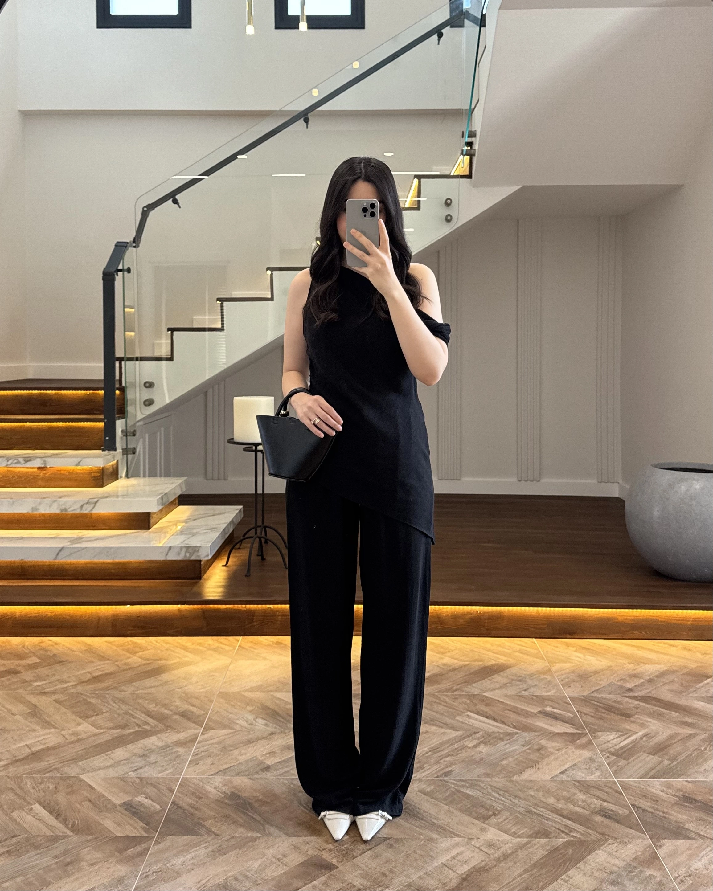 SİYAH ASİMETRİK TEK OMUZ BLUZ TAKIM-267330