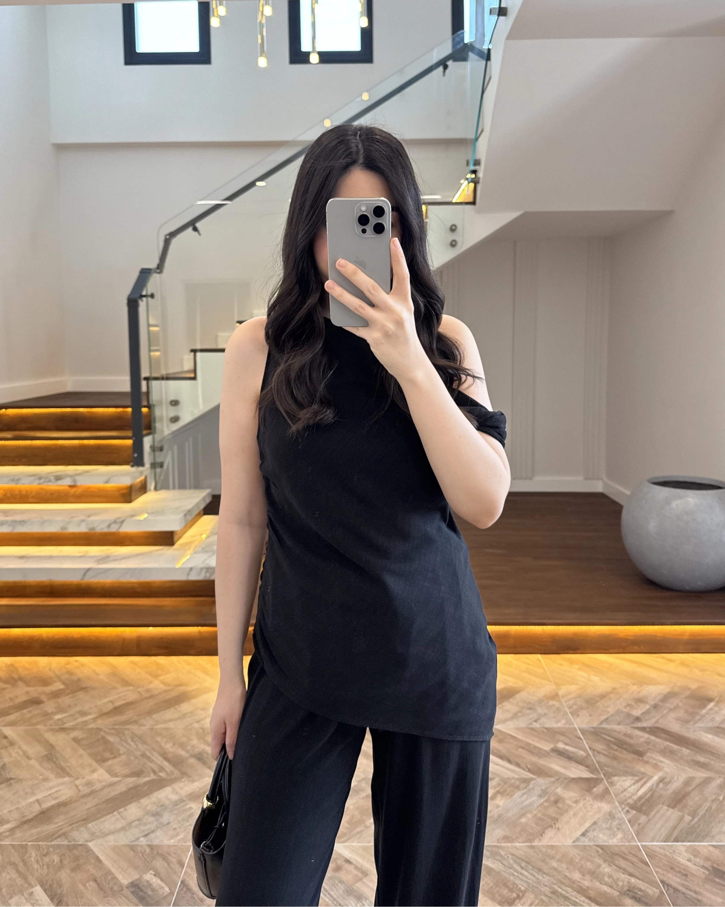 SİYAH ASİMETRİK TEK OMUZ BLUZ TAKIM-267330