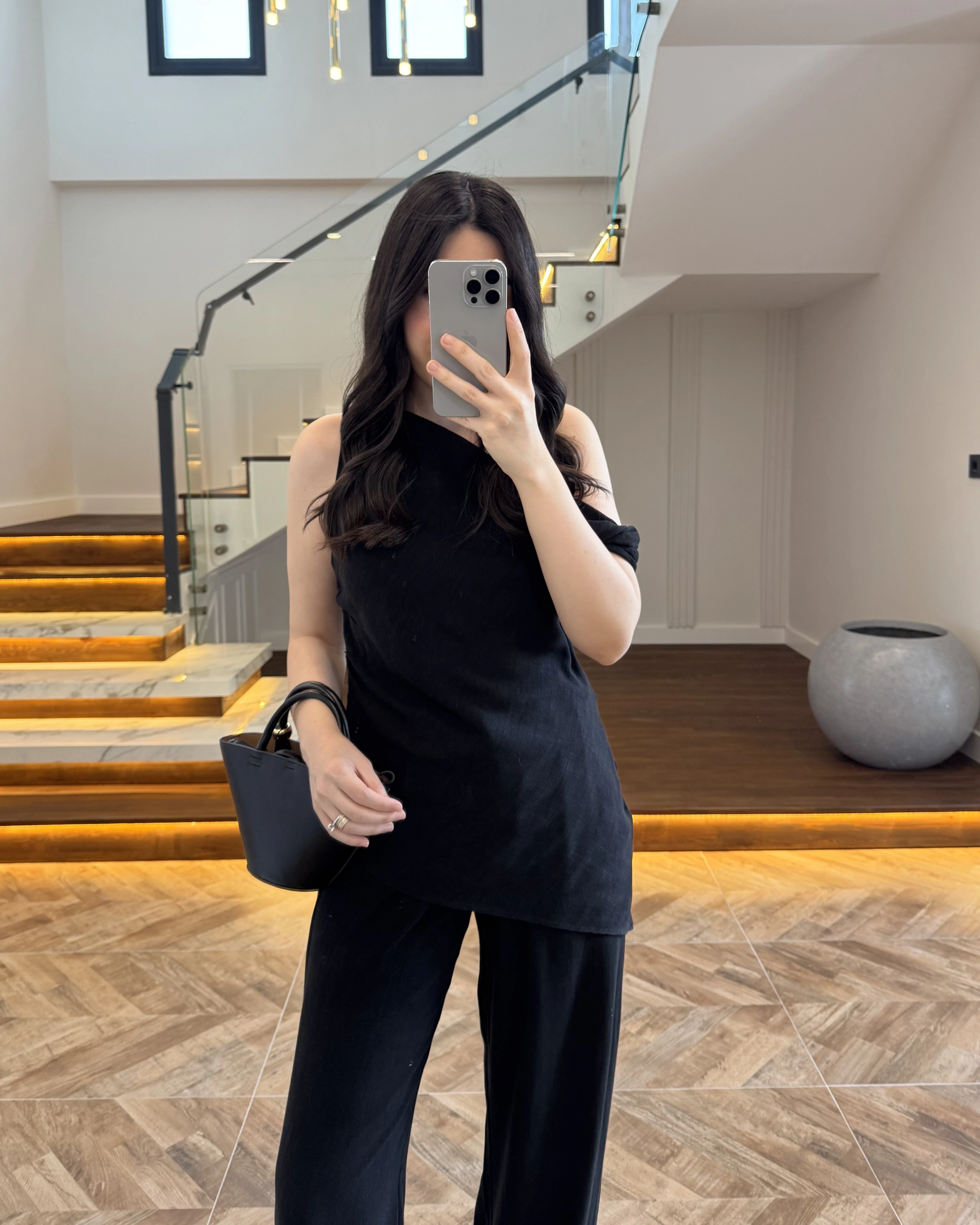 SİYAH ASİMETRİK TEK OMUZ BLUZ TAKIM-267330