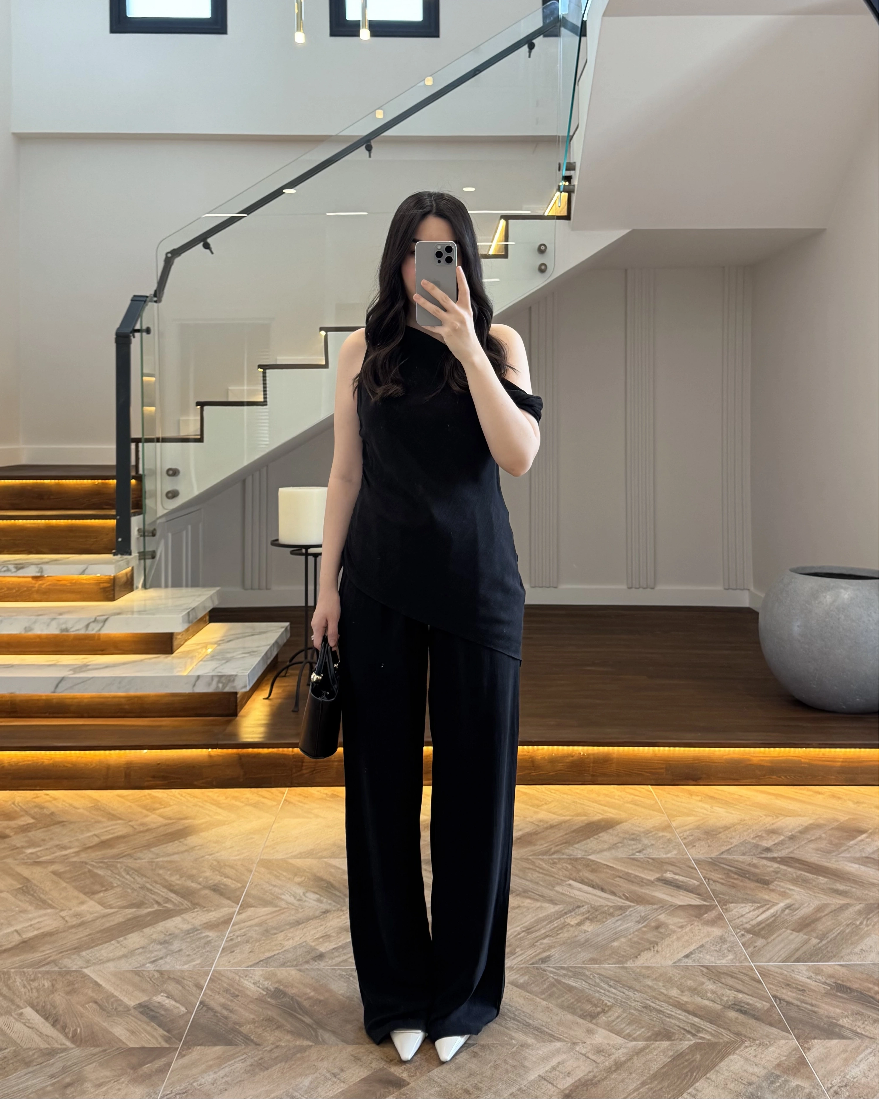 SİYAH ASİMETRİK TEK OMUZ BLUZ TAKIM-267330