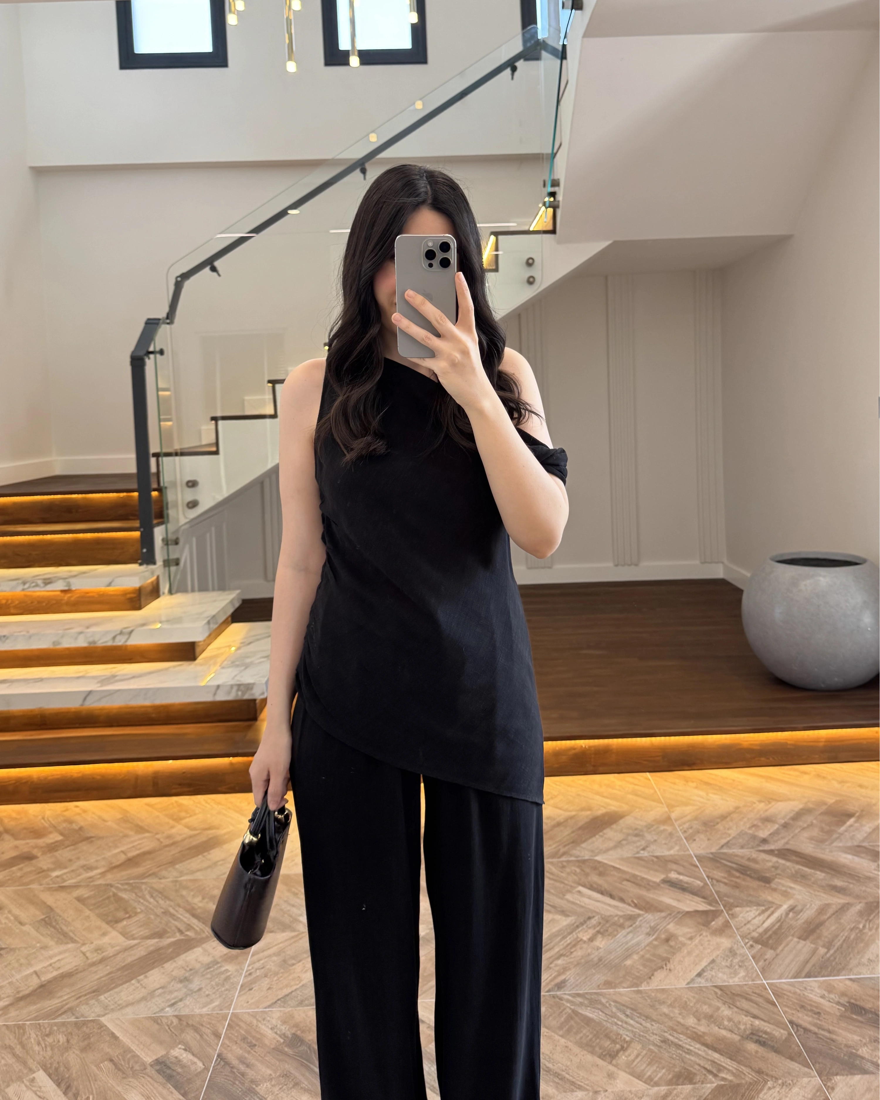 SİYAH ASİMETRİK TEK OMUZ BLUZ TAKIM-267330