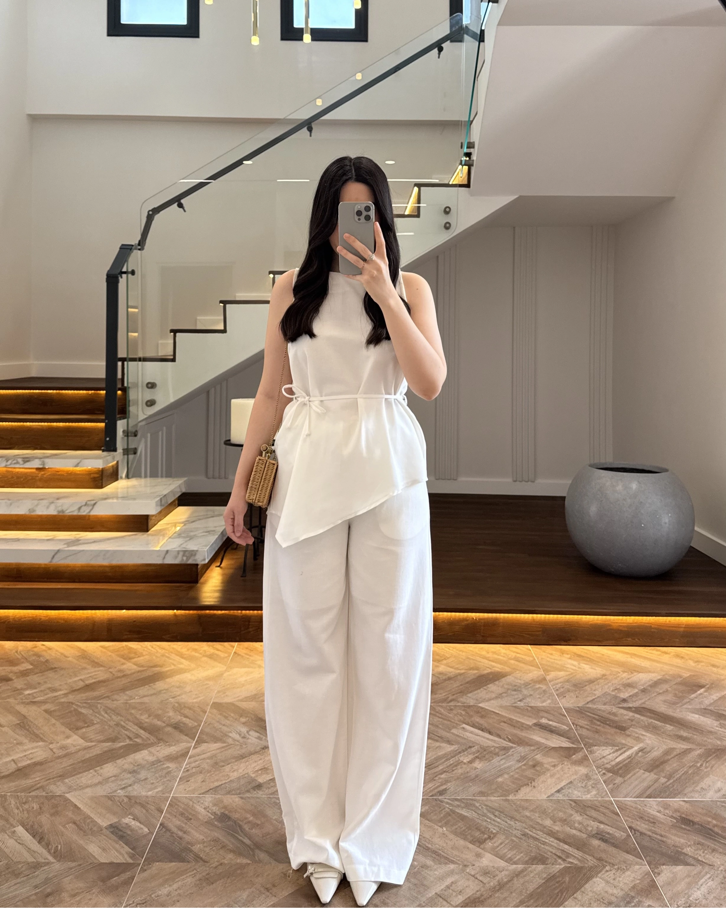 BEYAZ ASİMETRİK BLUZ PANTOLON TAKIM-8784