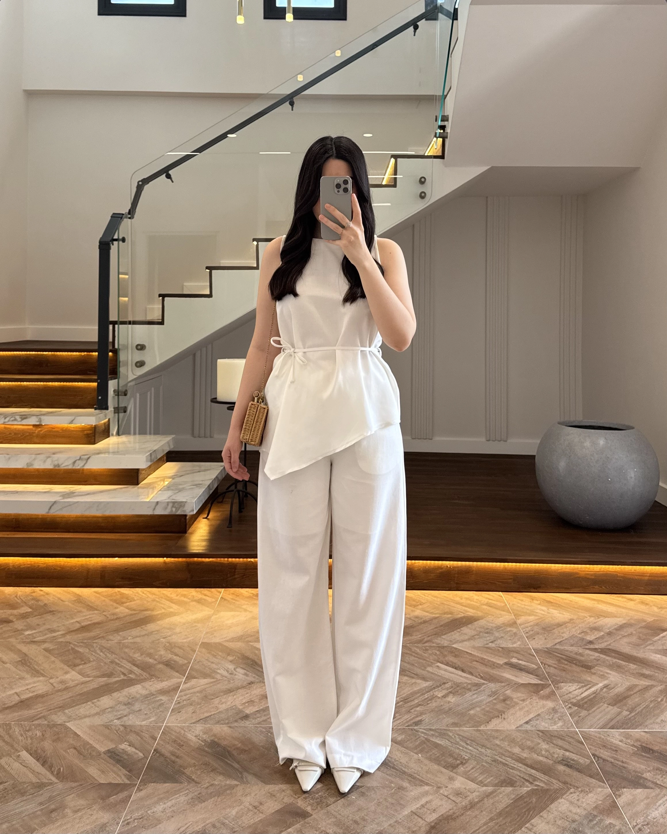 BEYAZ ASİMETRİK BLUZ PANTOLON TAKIM-8784