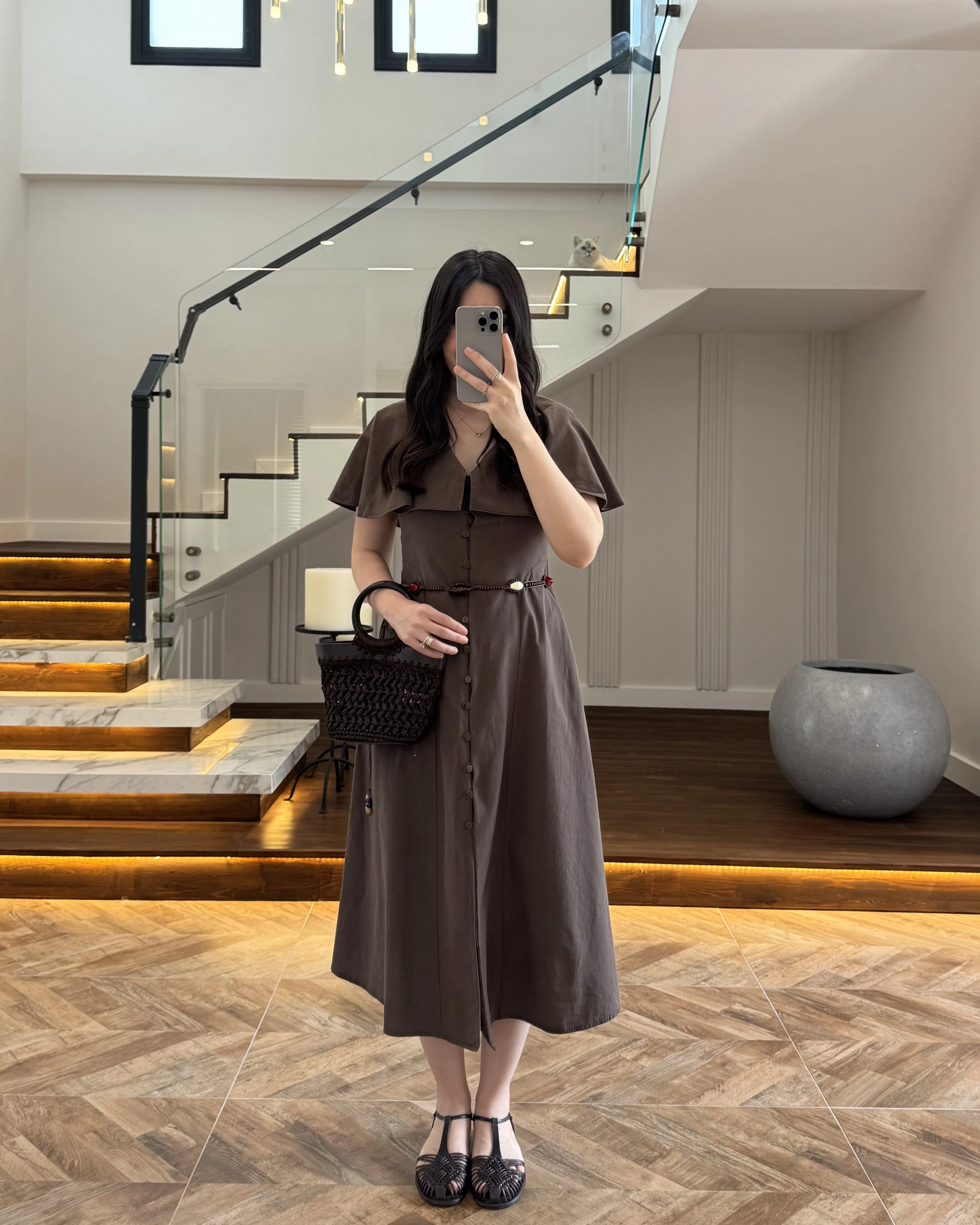 KAHVE VOLAN DETAY ELBİSE-2370