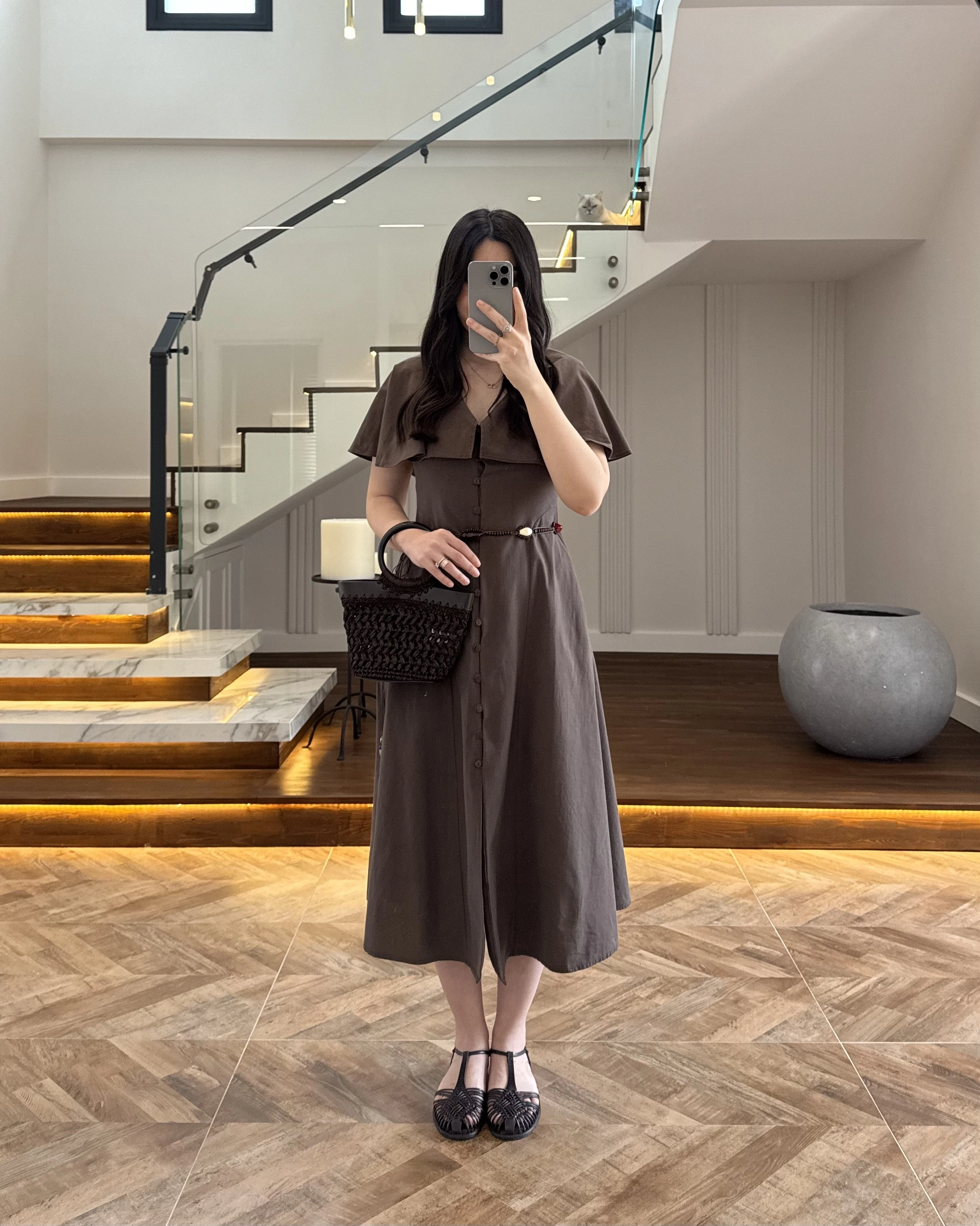 KAHVE VOLAN DETAY ELBİSE-2370
