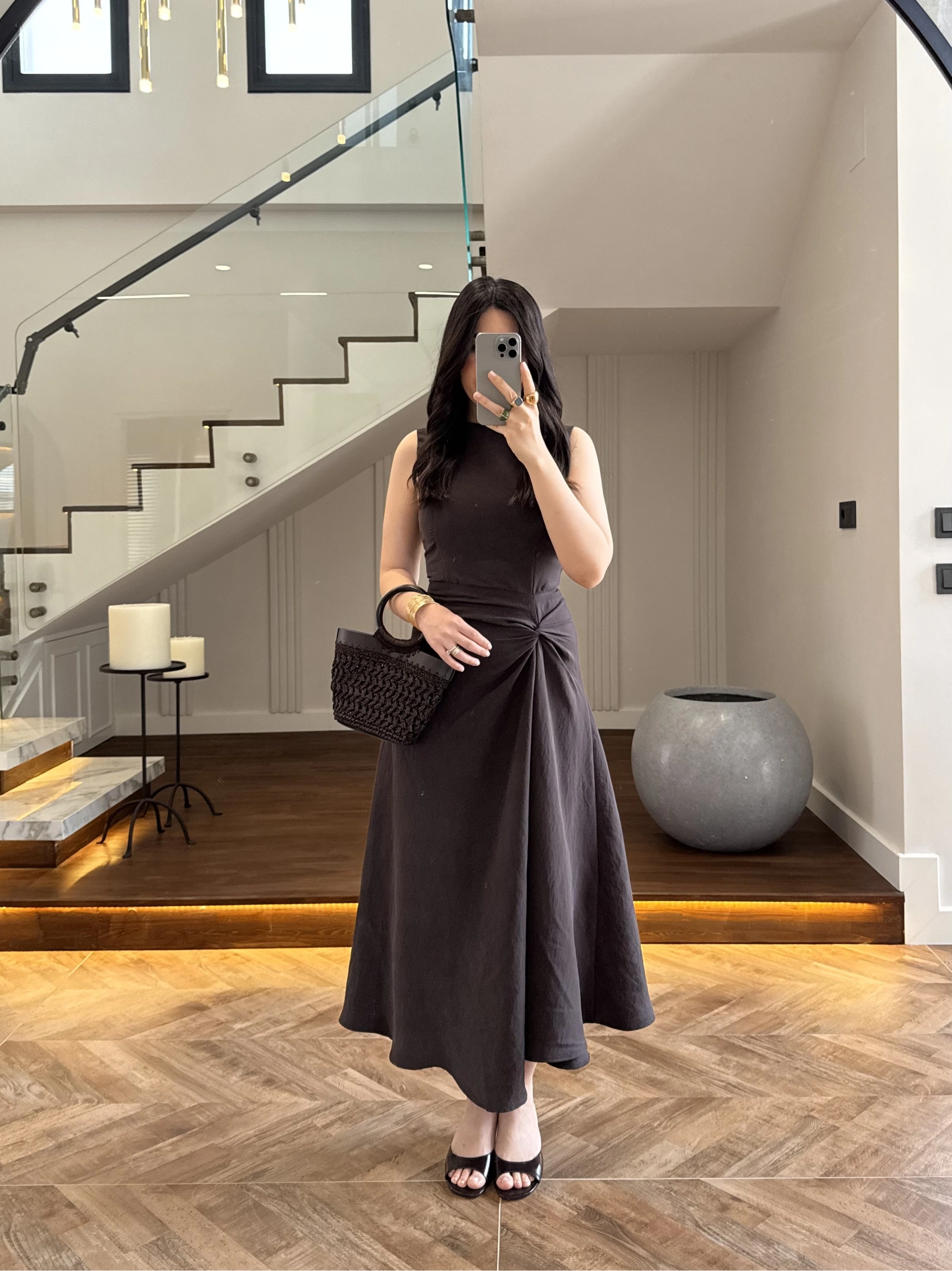KAHVE DÜĞÜM DETAY KOLSUZ ELBİSE -2386