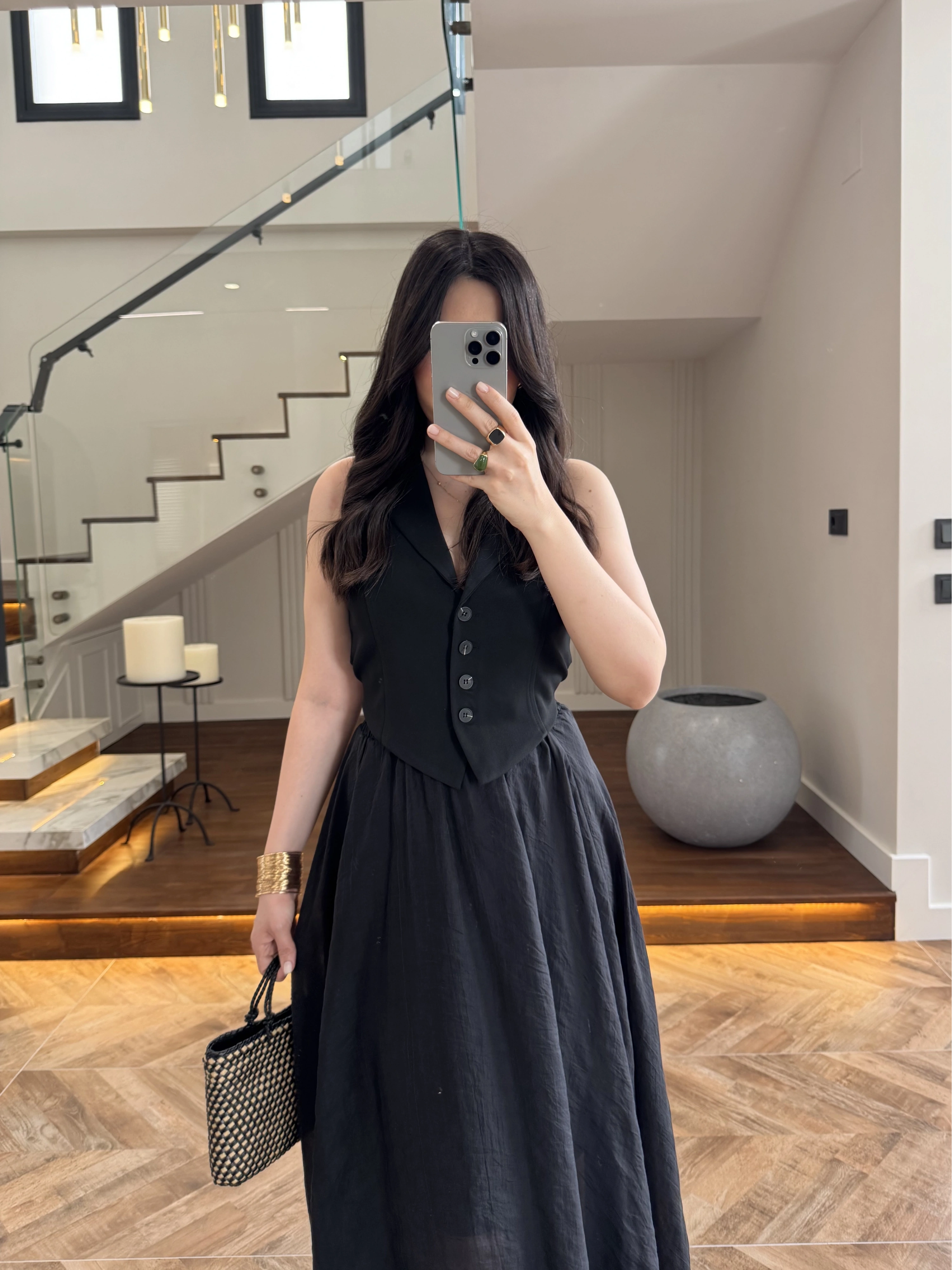 SİYAH CUT OUT YELEK-8004