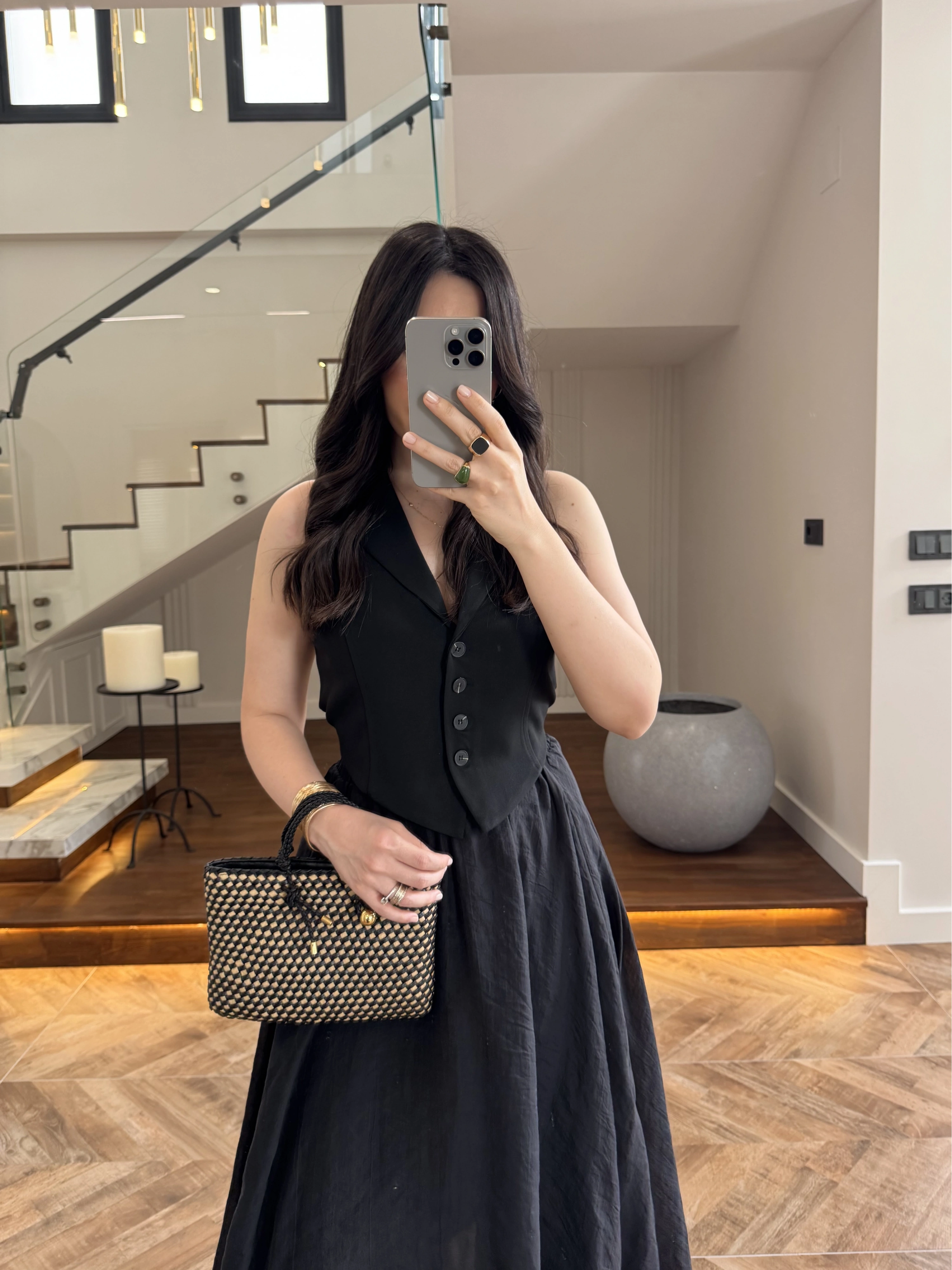 SİYAH CUT OUT YELEK-8004