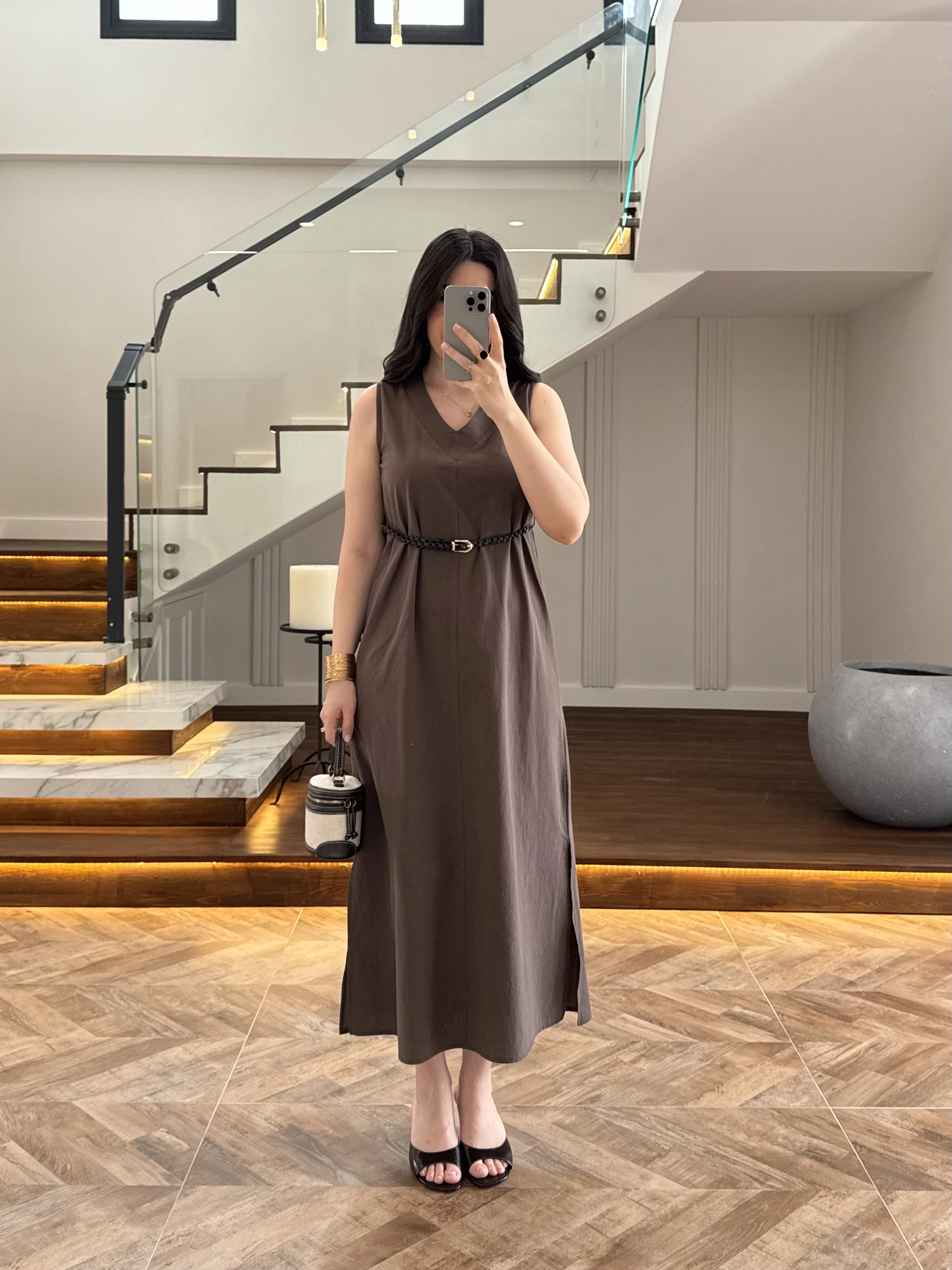 KAHVE V YAKA KEMERLİ ELBİSE-2382