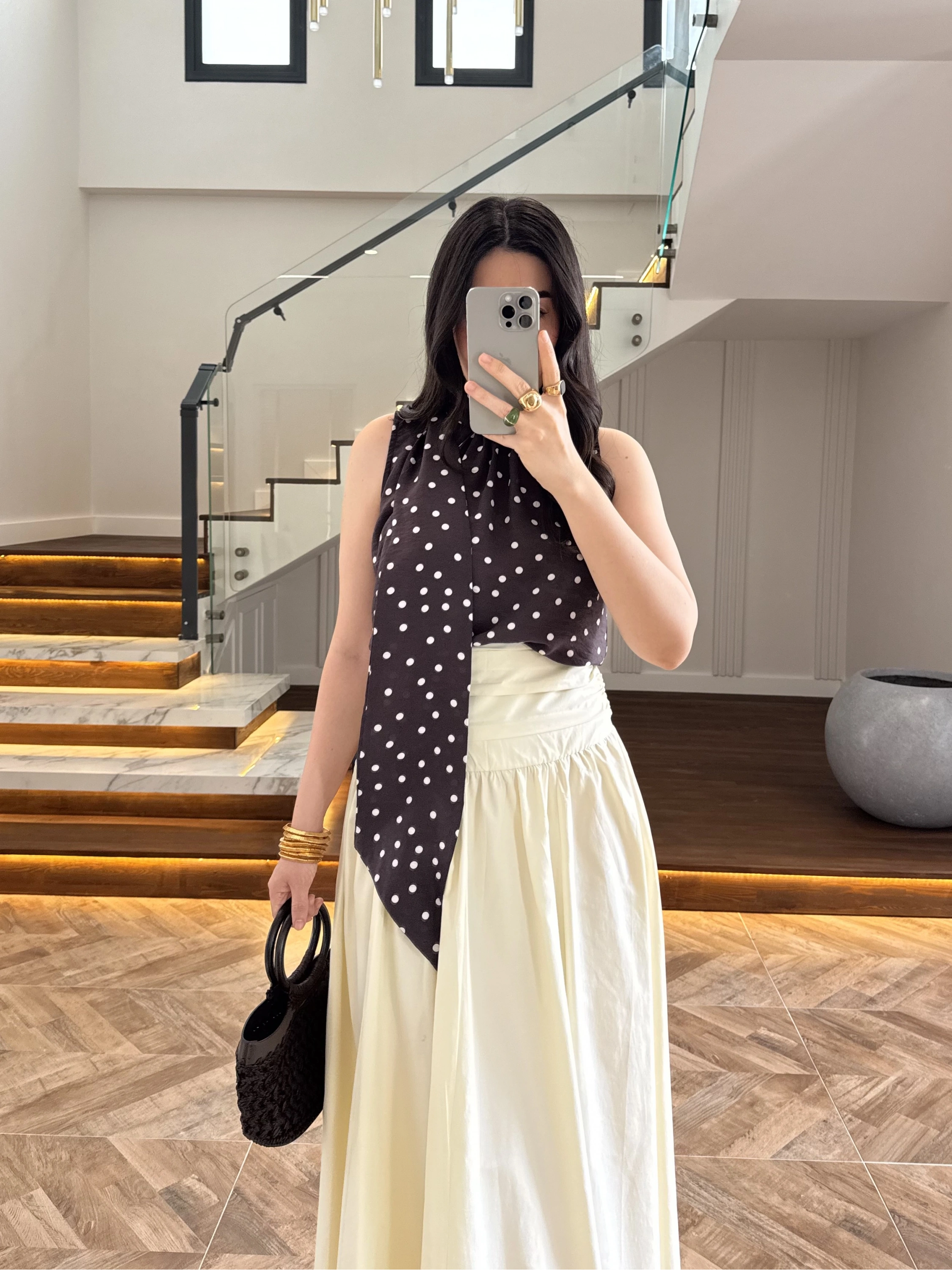 KAHVE PUANTİYELİ HALTER YAKA BLUZ -5502