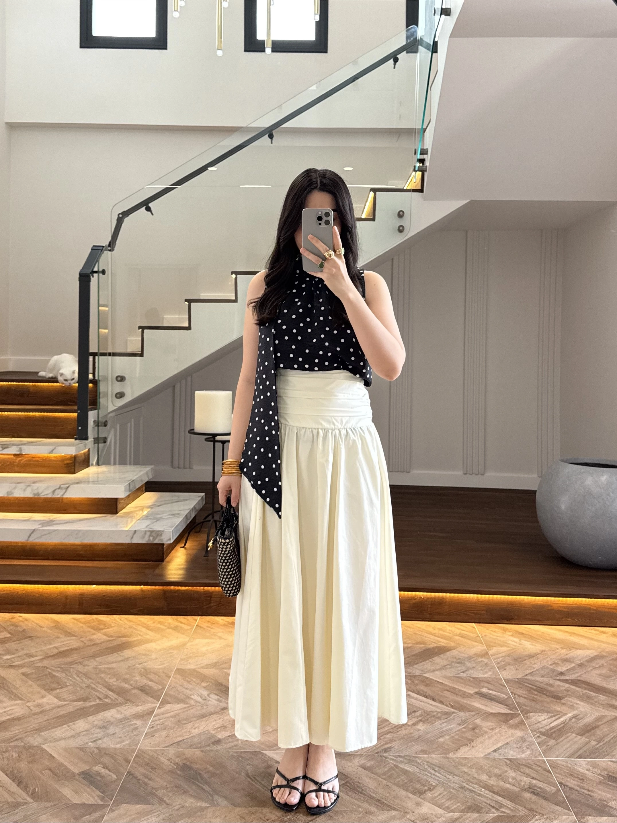 SİYAH PUANTİYELİ HALTER YAKA BLUZ -5502