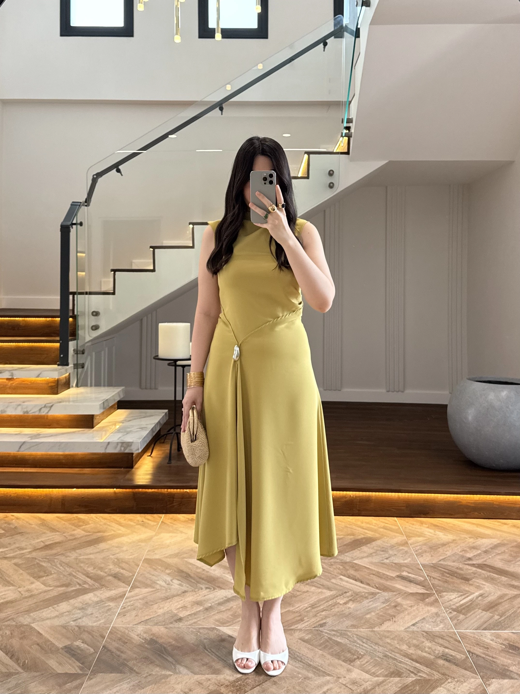 YAĞ YEŞİL YIRTMAÇLI GOLD AKSESUAR ELBİSE