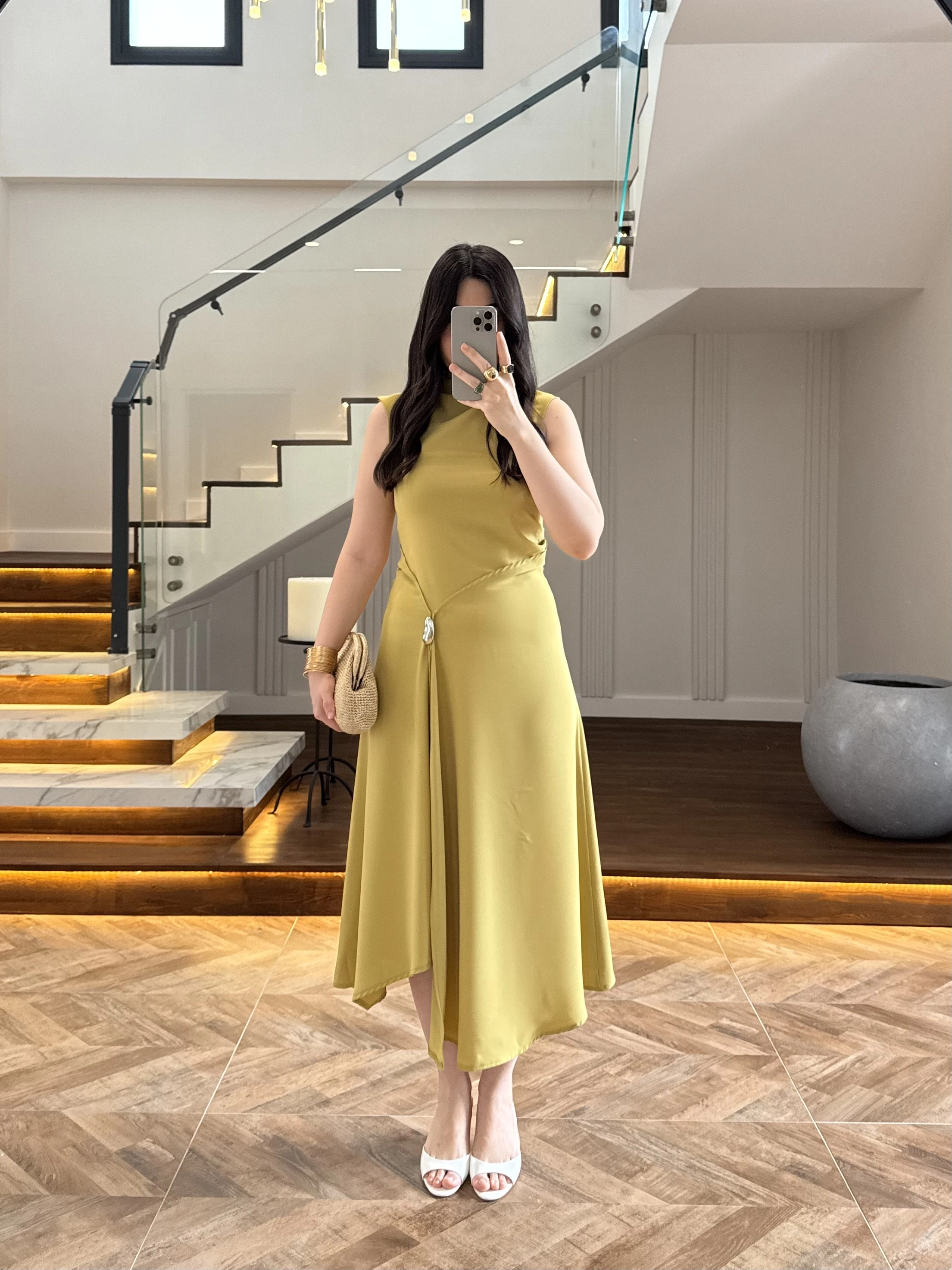 YAĞ YEŞİL YIRTMAÇLI GOLD AKSESUAR ELBİSE