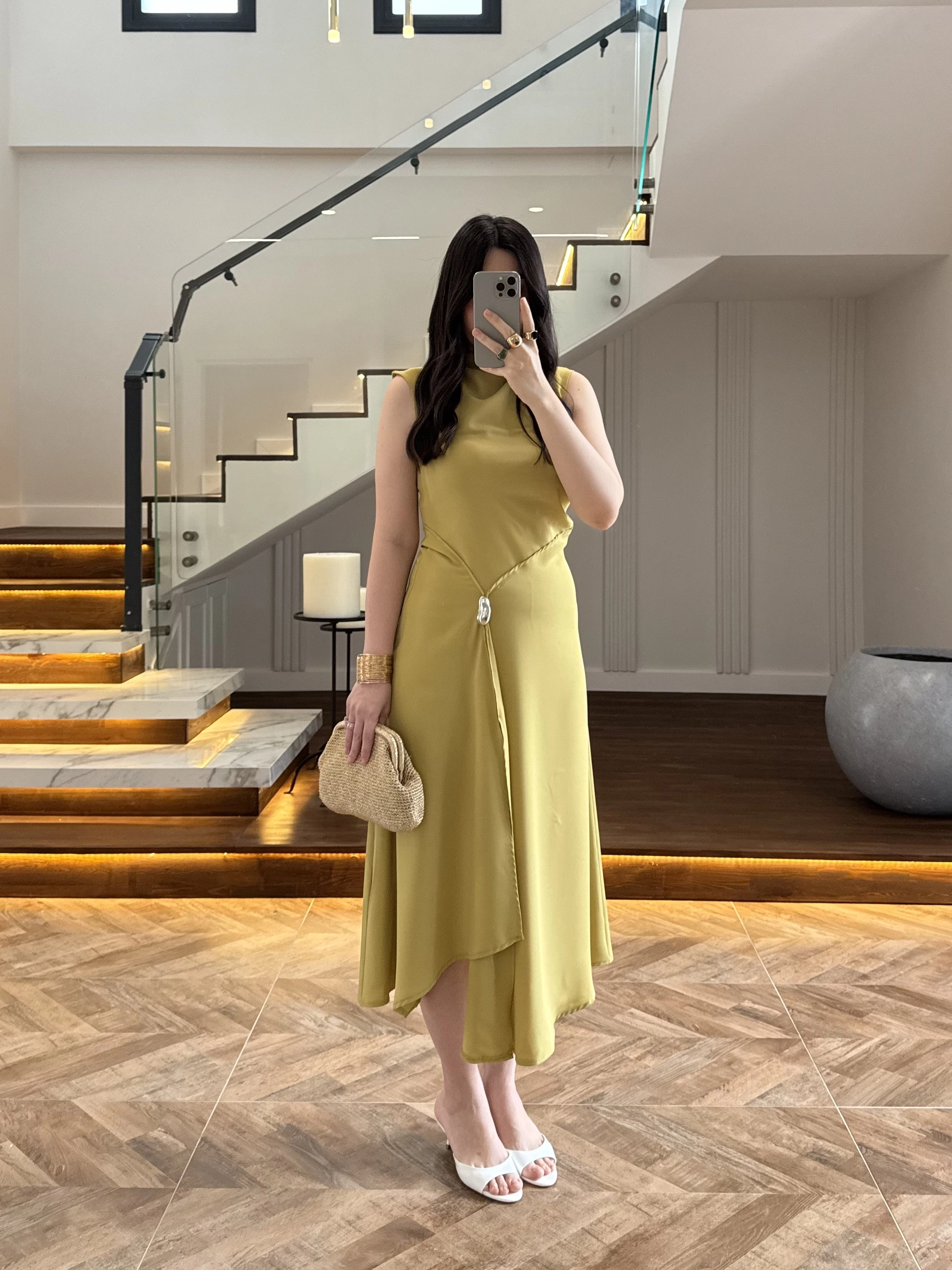 YAĞ YEŞİL YIRTMAÇLI GOLD AKSESUAR ELBİSE