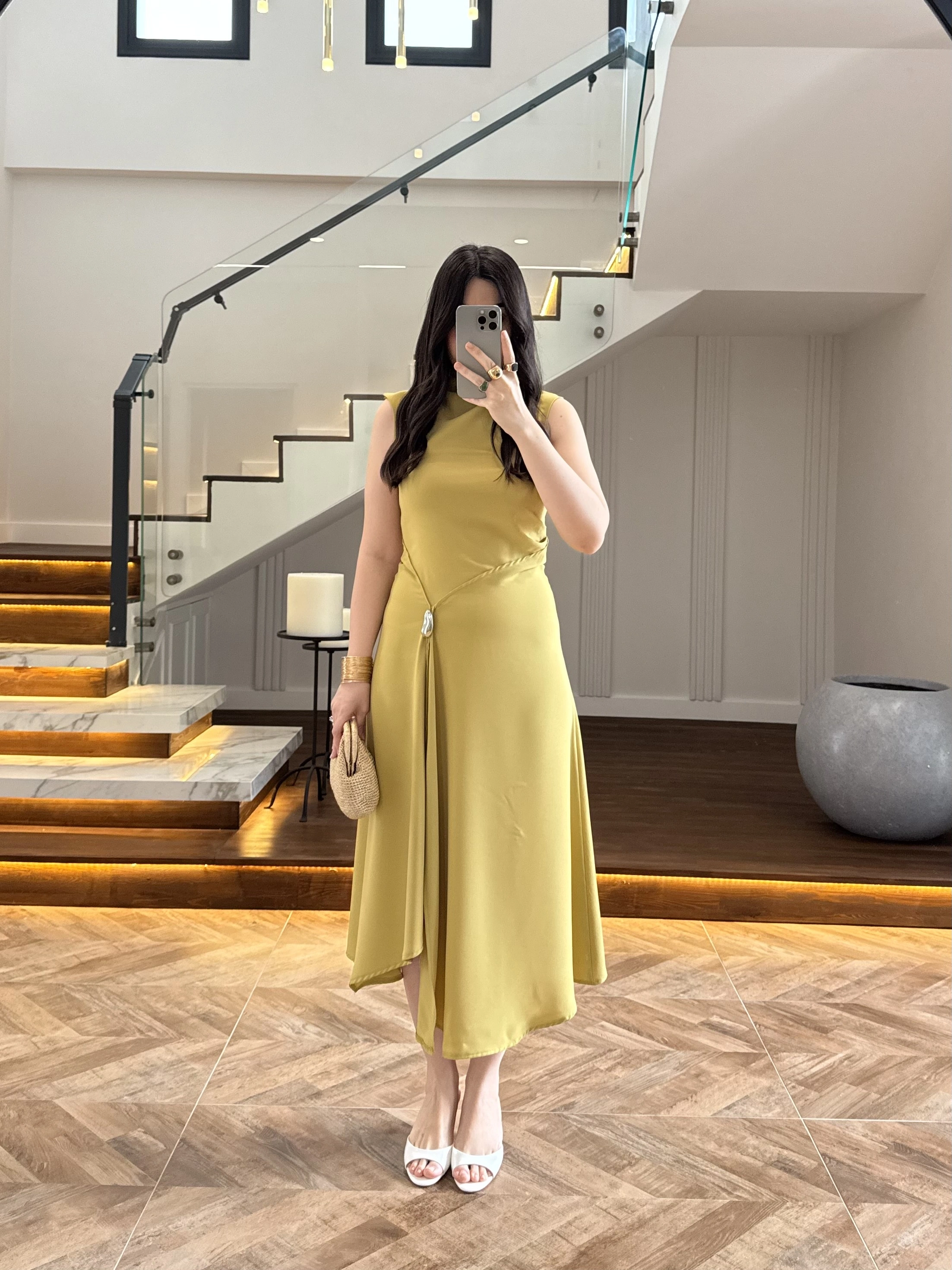 YAĞ YEŞİL YIRTMAÇLI GOLD AKSESUAR ELBİSE