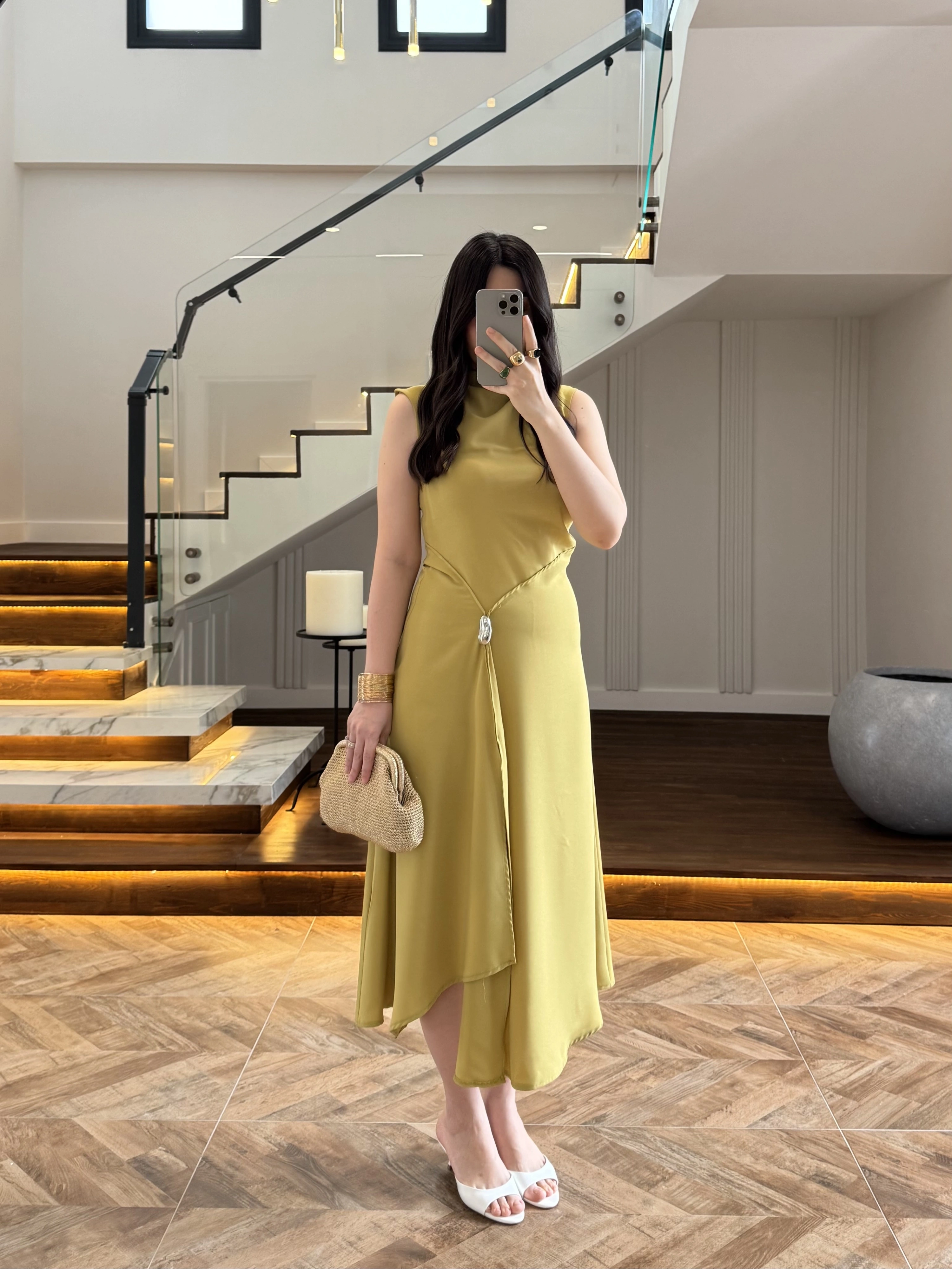YAĞ YEŞİL YIRTMAÇLI GOLD AKSESUAR ELBİSE