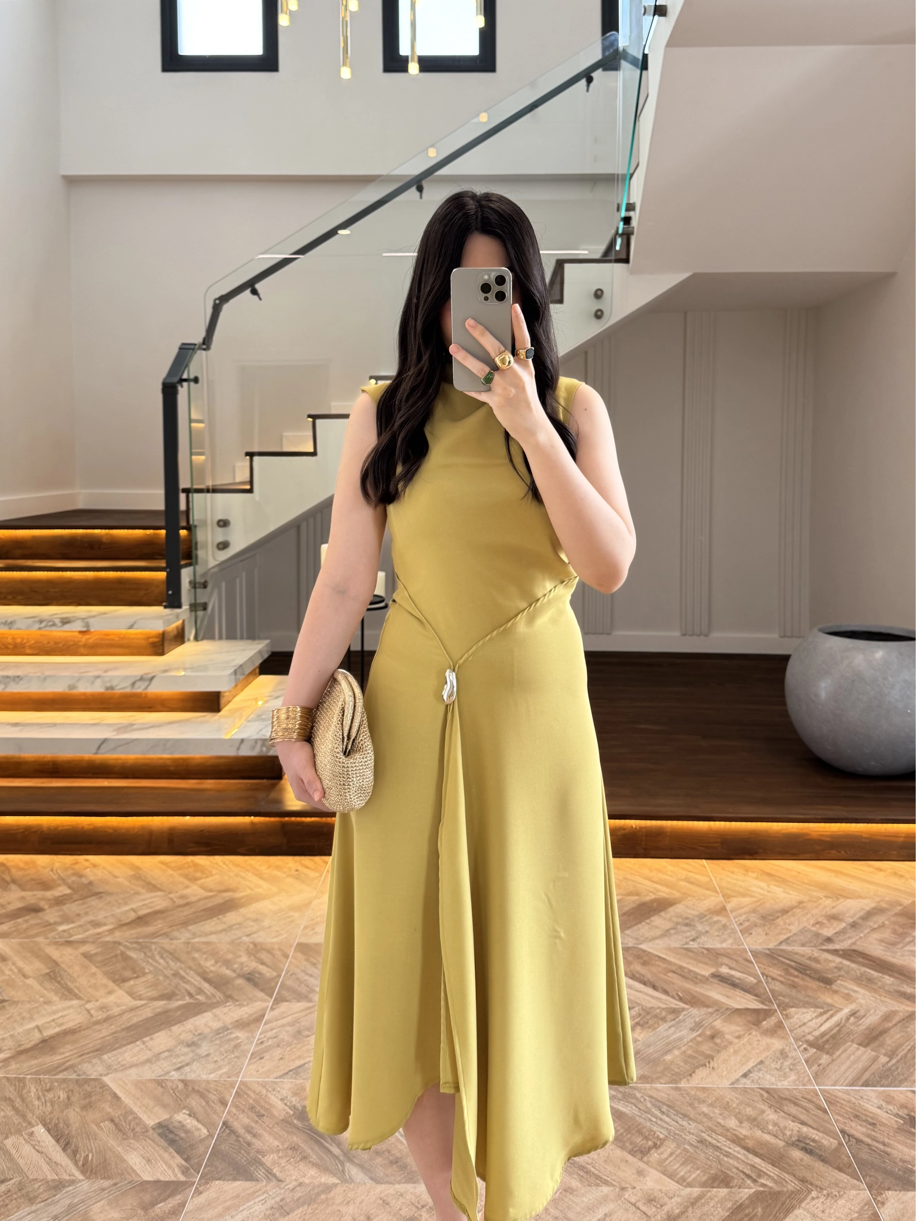 YAĞ YEŞİL YIRTMAÇLI GOLD AKSESUAR ELBİSE