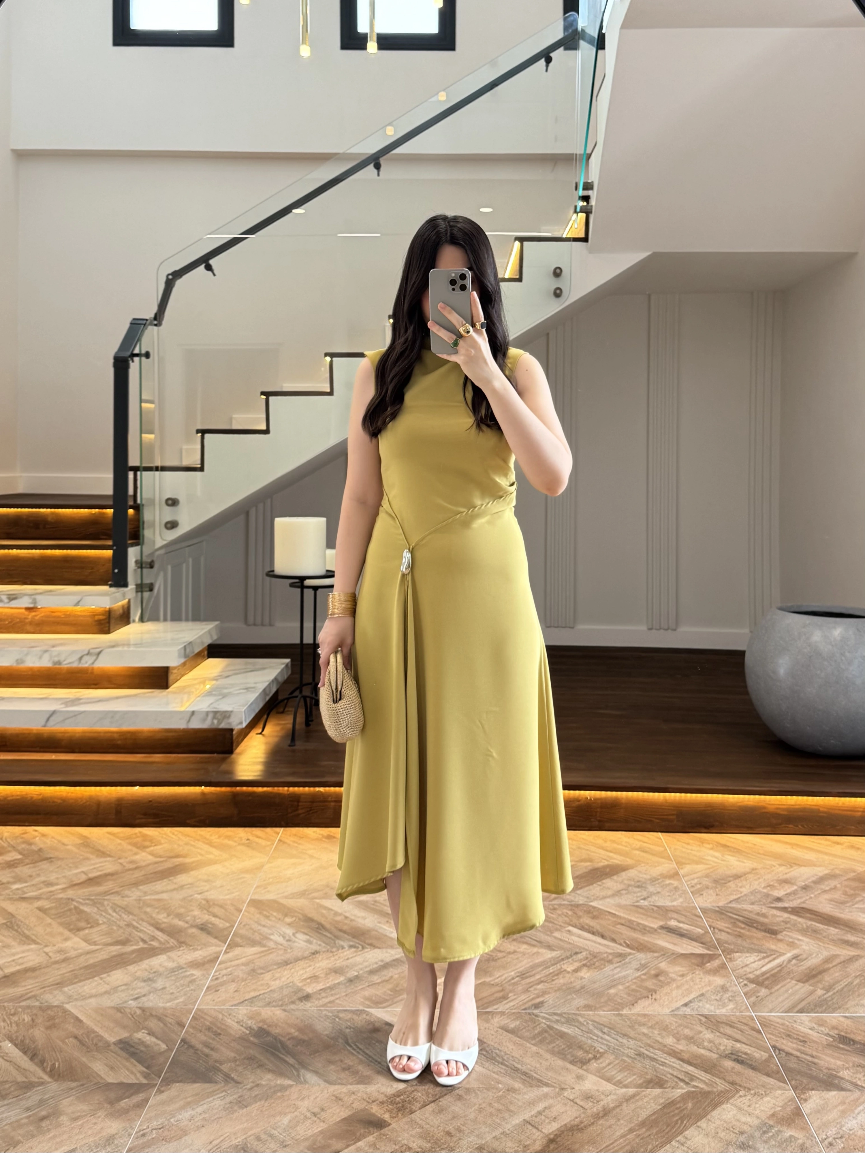 YAĞ YEŞİL YIRTMAÇLI GOLD AKSESUAR ELBİSE