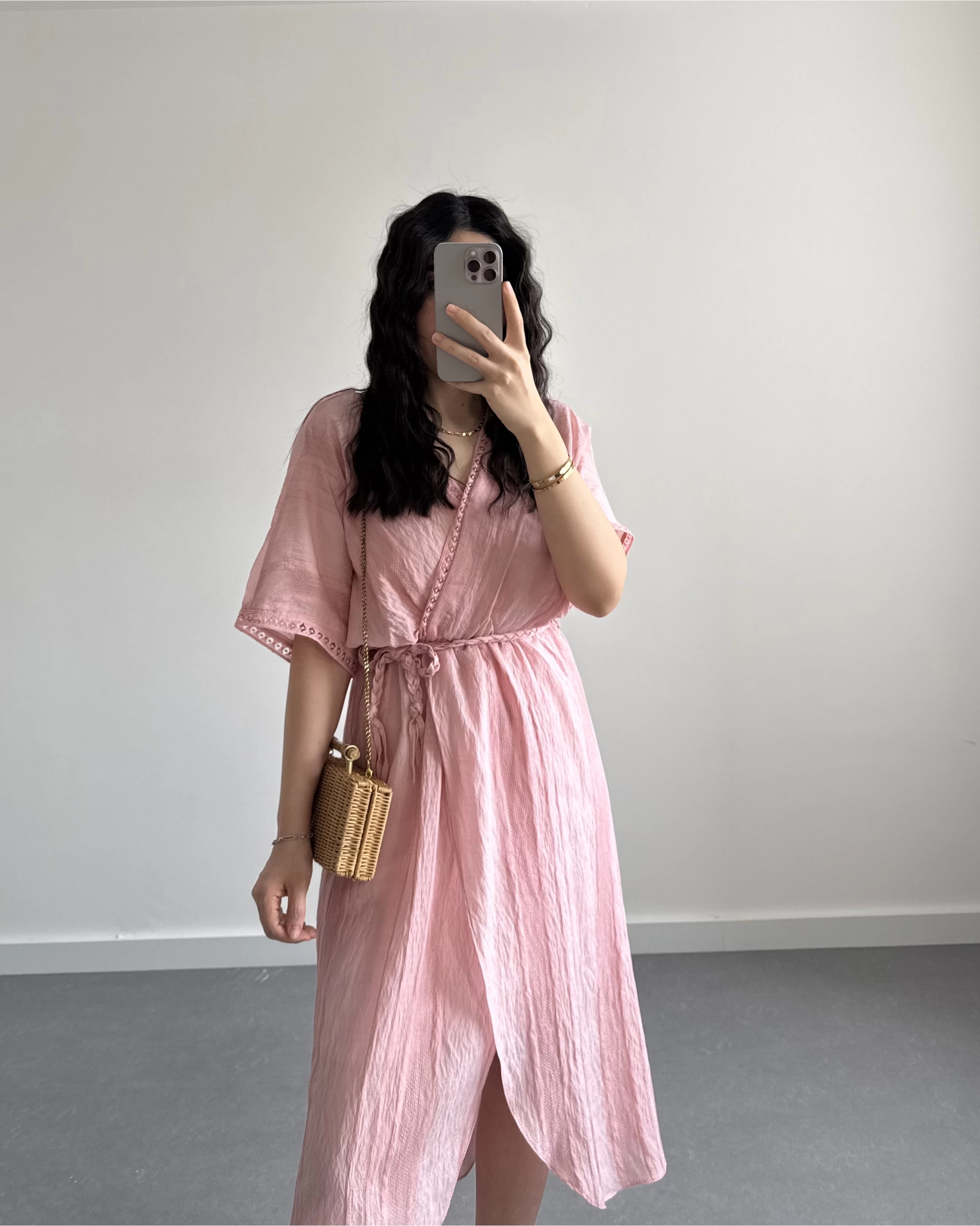 AVA PEMBE KURUVAZE ÖRGÜ KEMERLİ ELBİSE