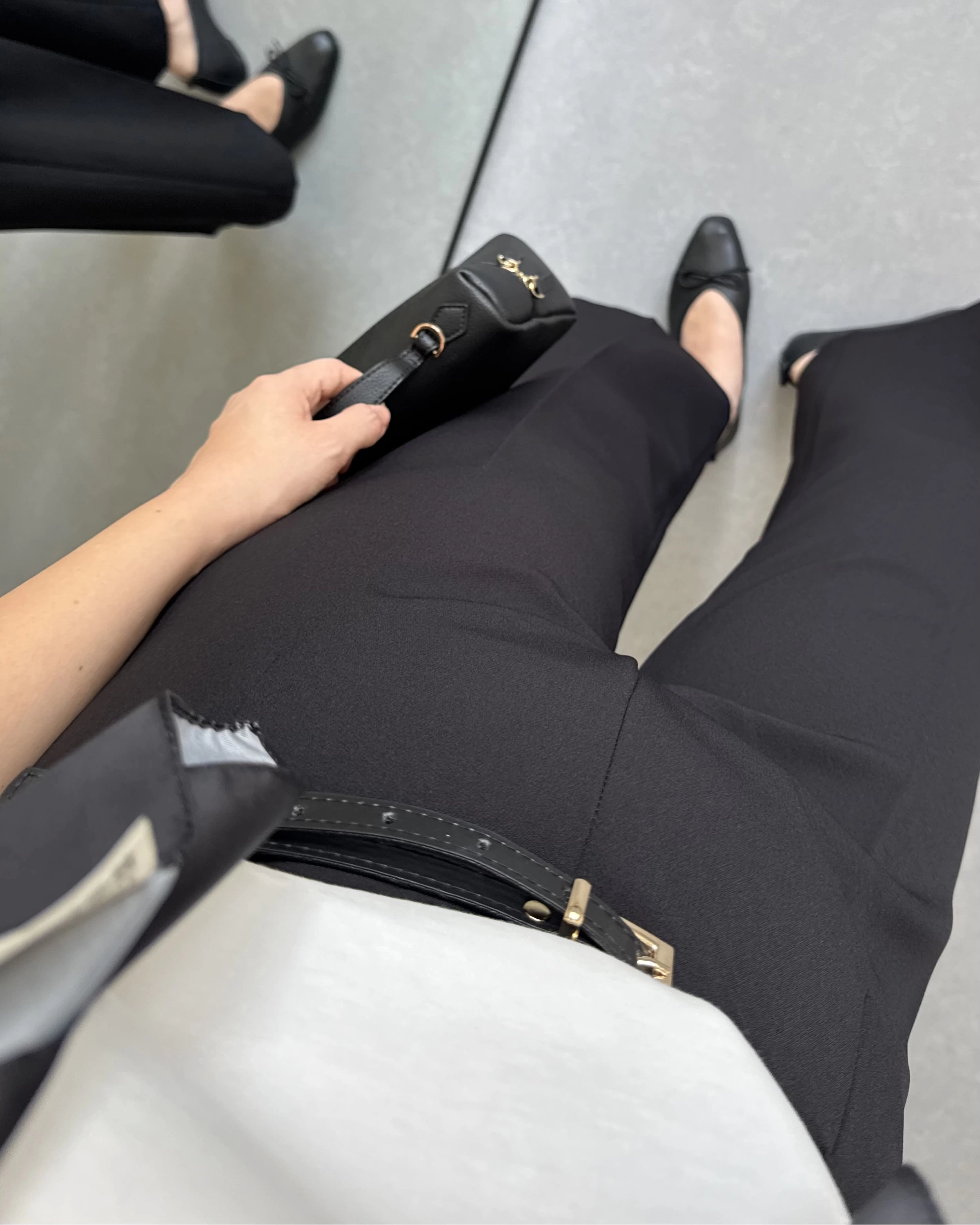 BELİ KEMERLİ CREP KUMAŞ PANTOLON SİYAH