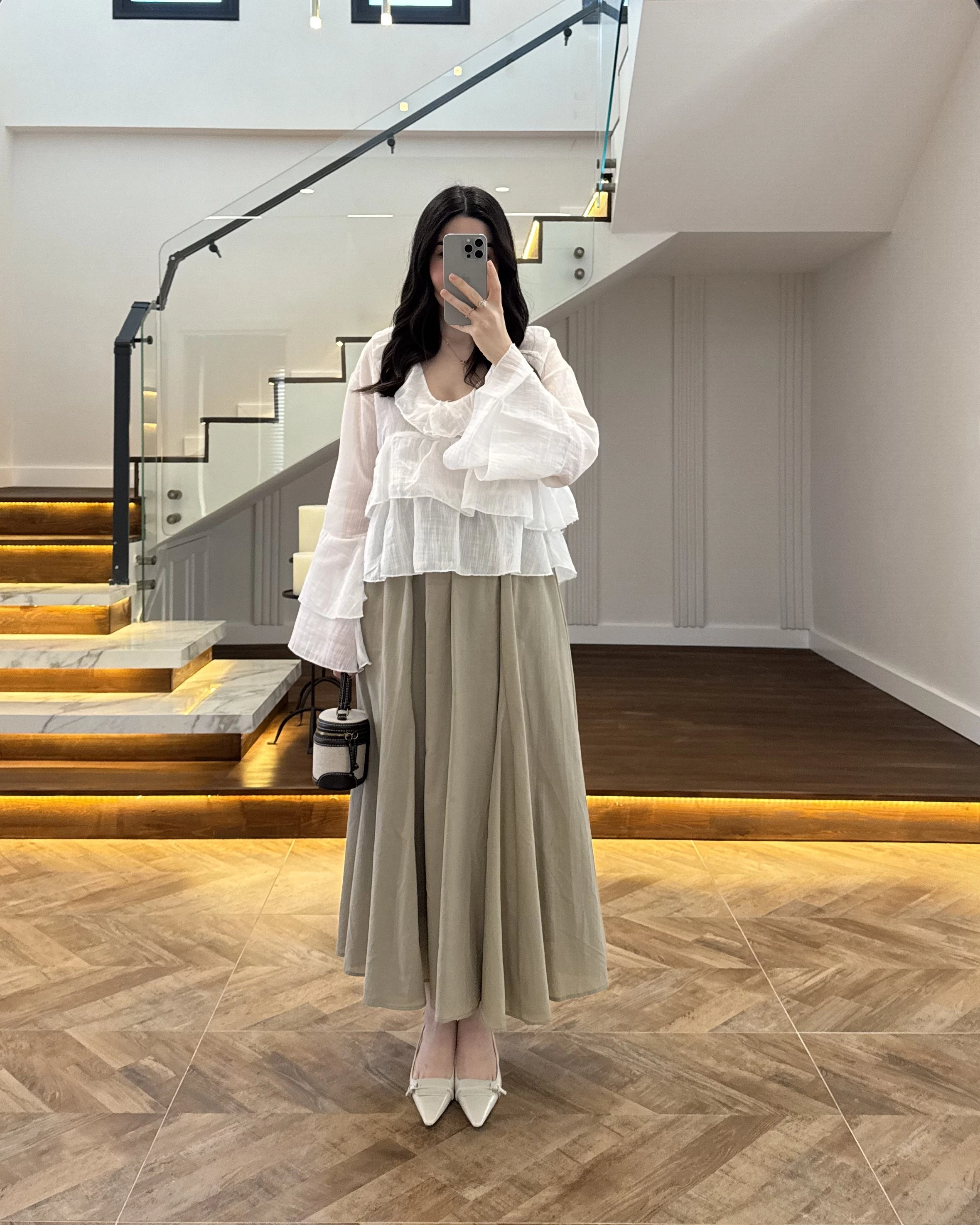 BEYAZ KAT KAT DETAY BLUZ-1060