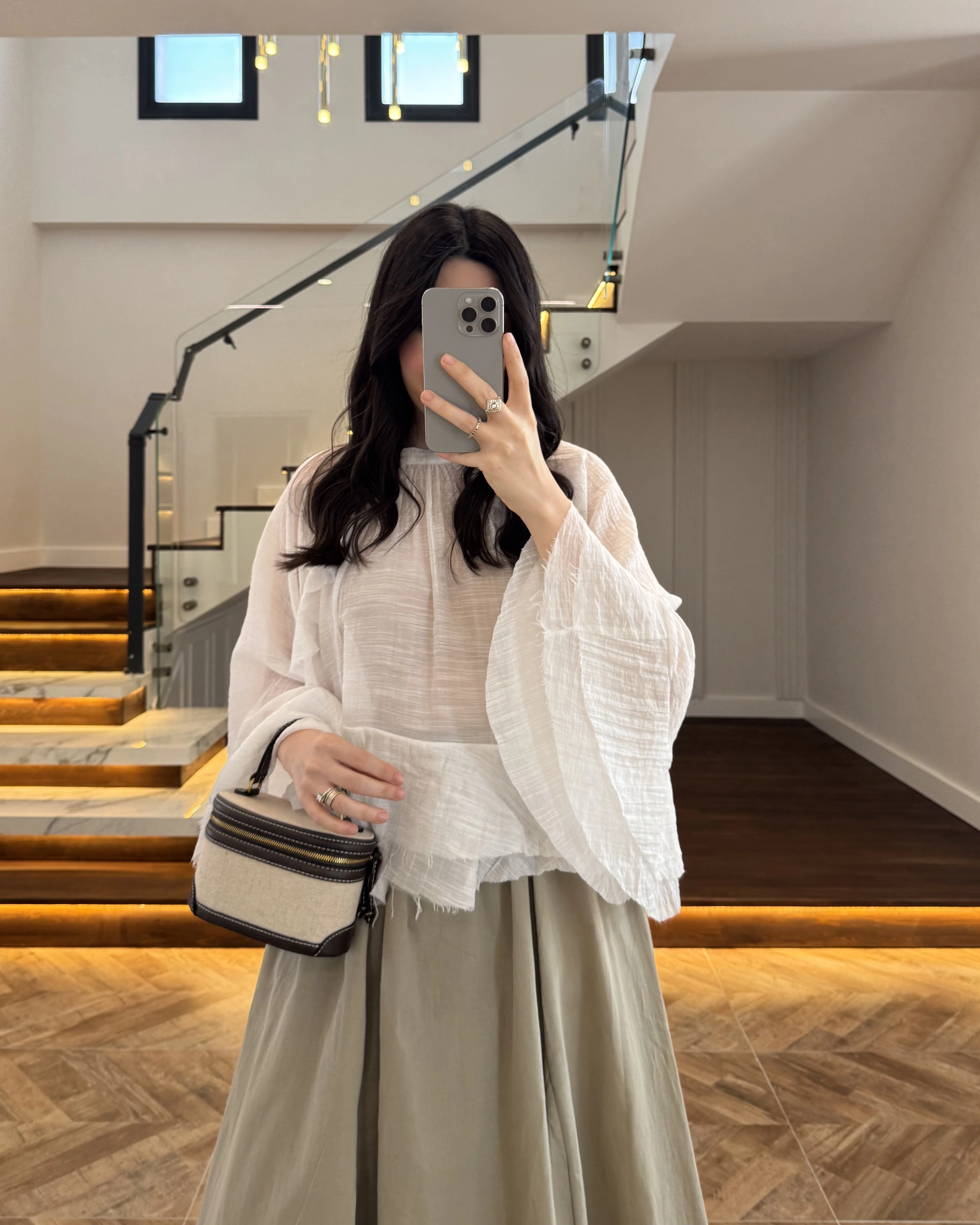 BEYAZ KOLLARI FIRFIRLI BLUZ-5009