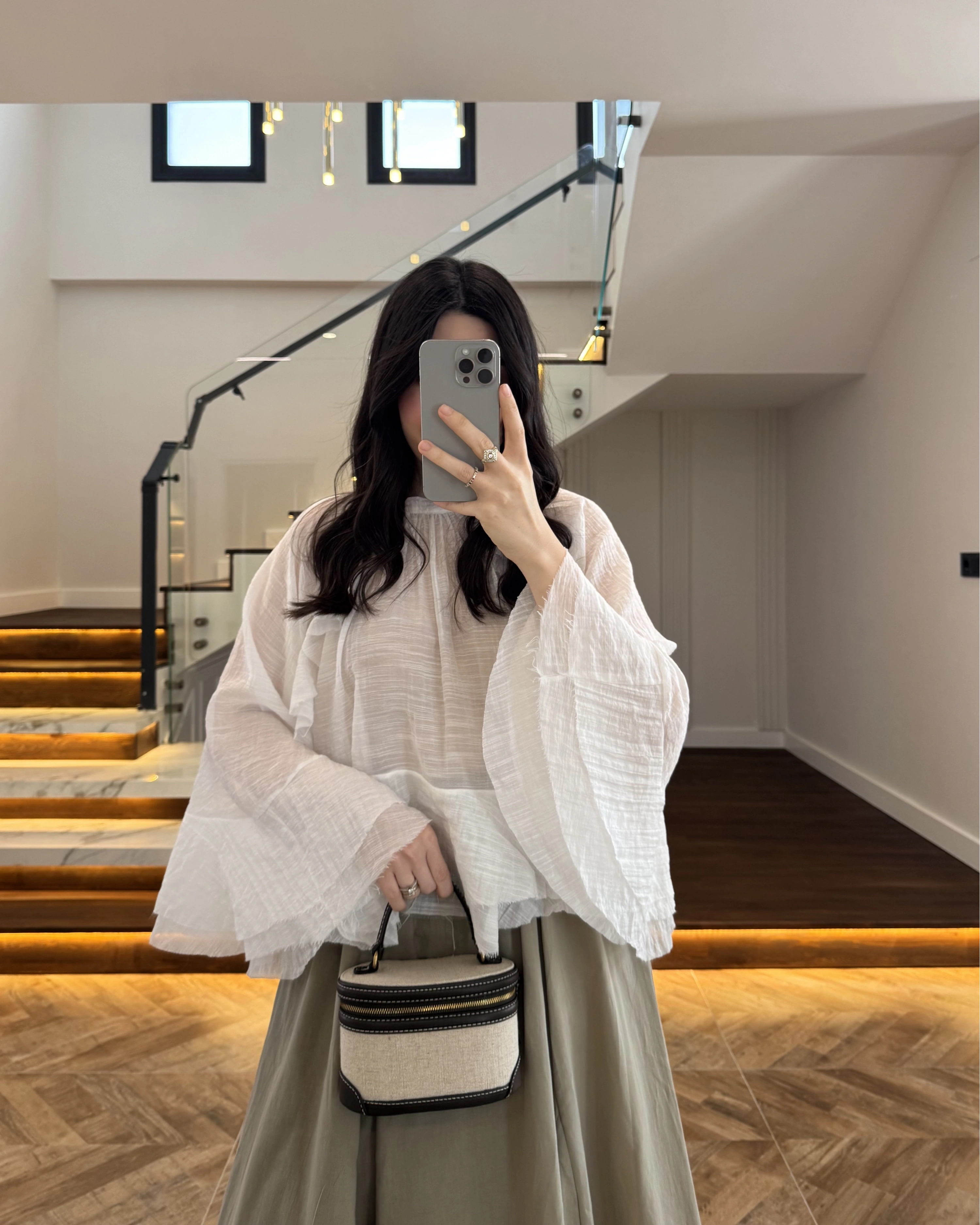 BEYAZ KOLLARI FIRFIRLI BLUZ-5009