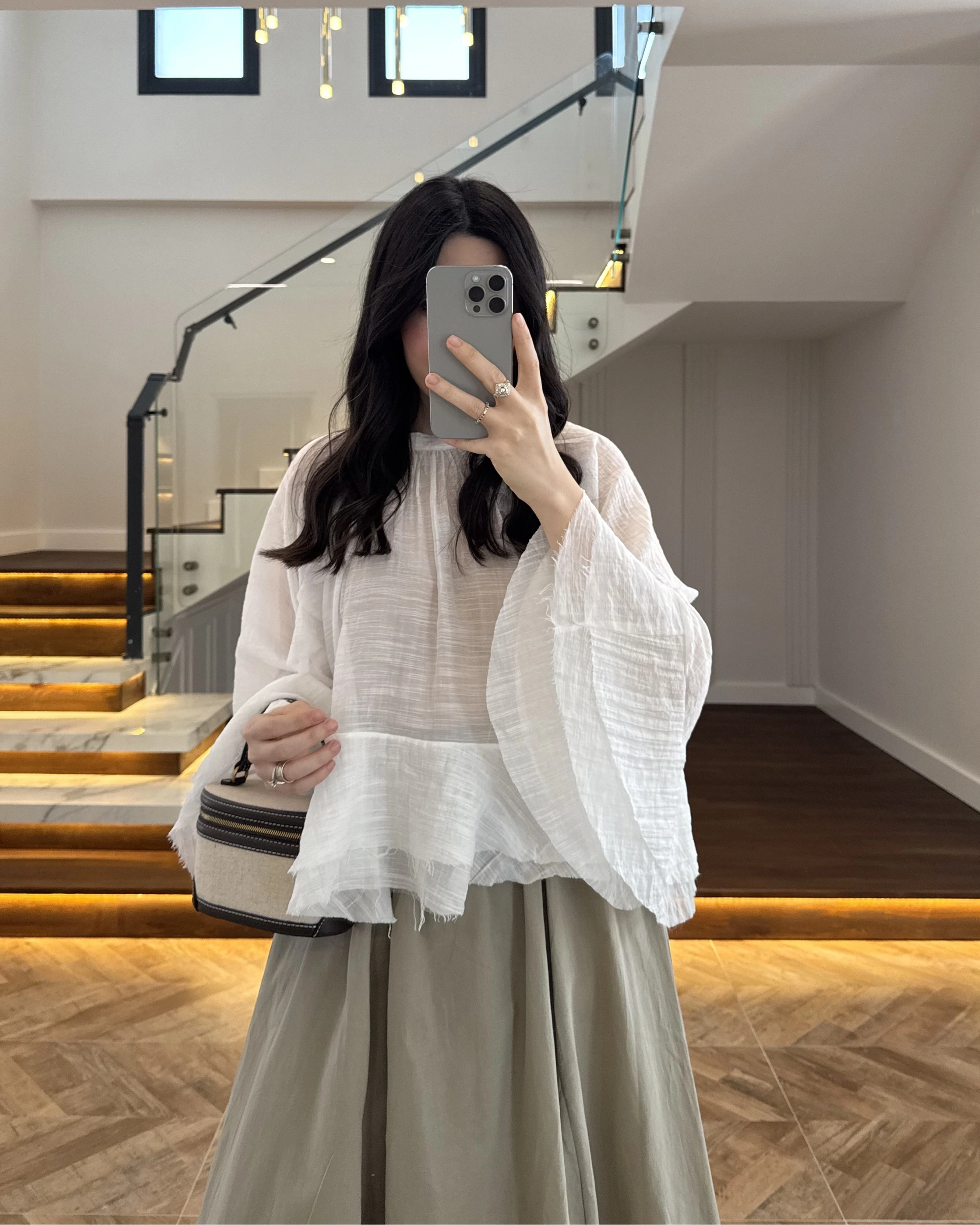 BEYAZ KOLLARI FIRFIRLI BLUZ-5009