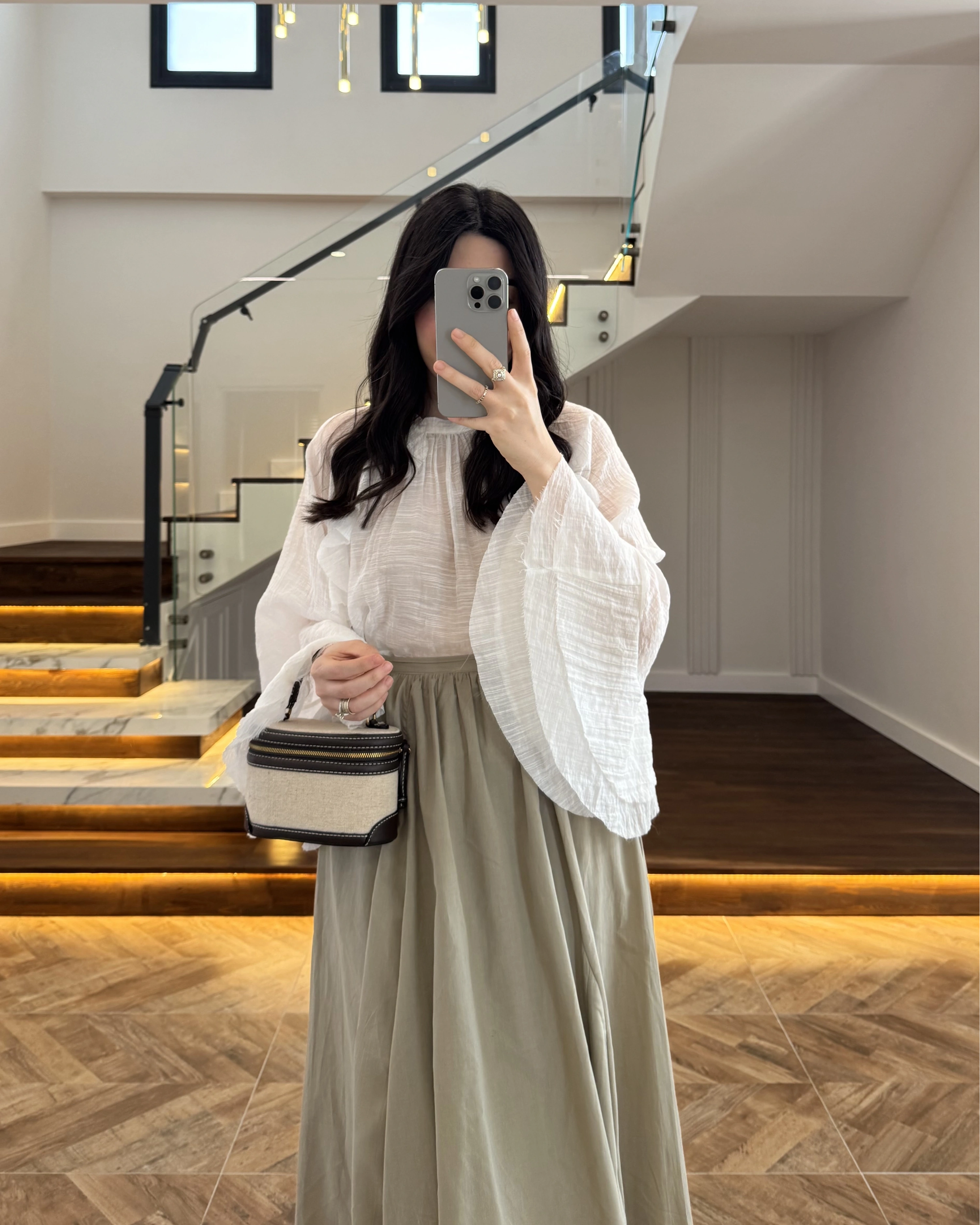 BEYAZ KOLLARI FIRFIRLI BLUZ-5009