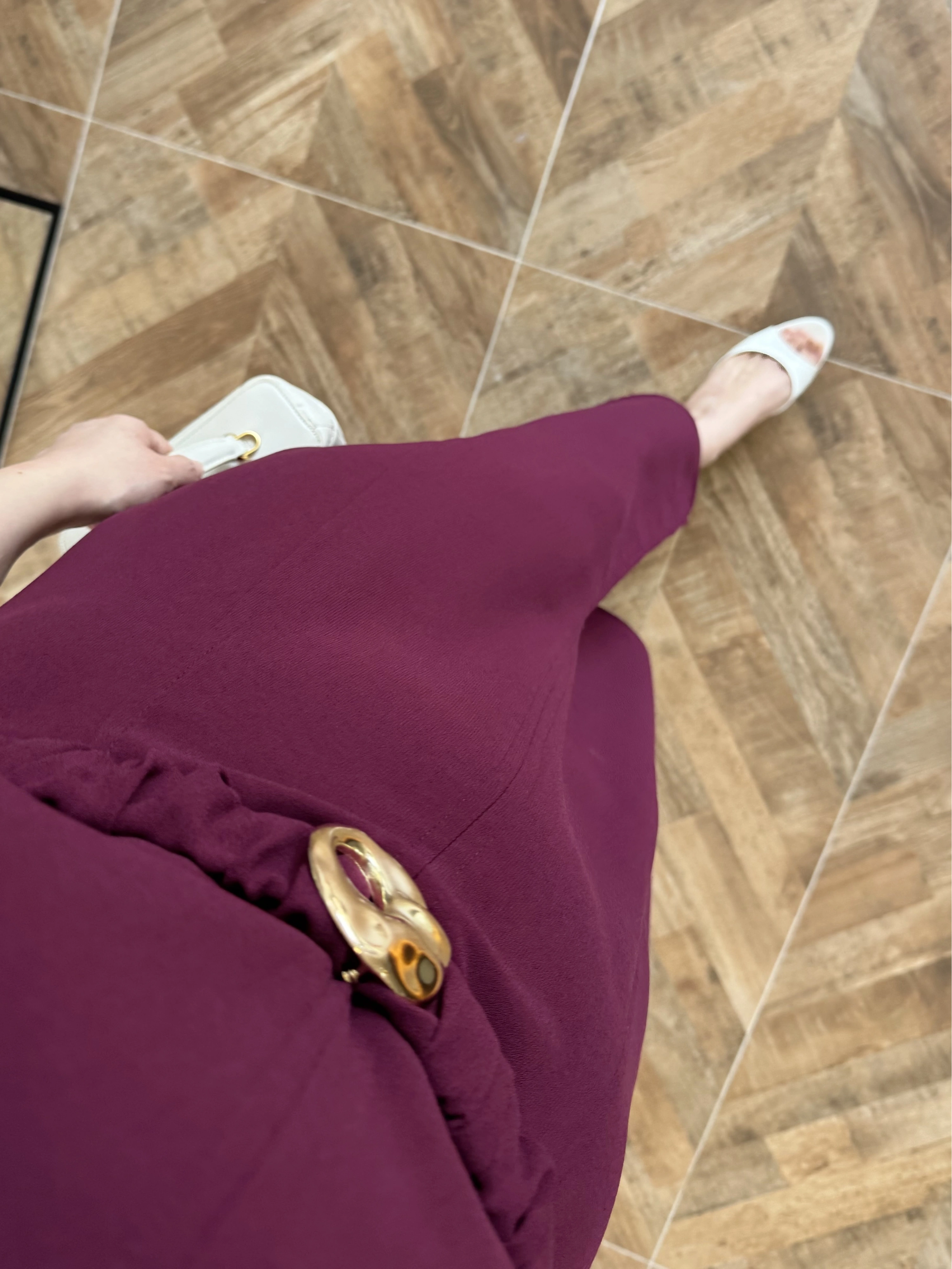 BORDO GOLD KEMER DETAY YIRTMAÇLI ELBİSE-3909