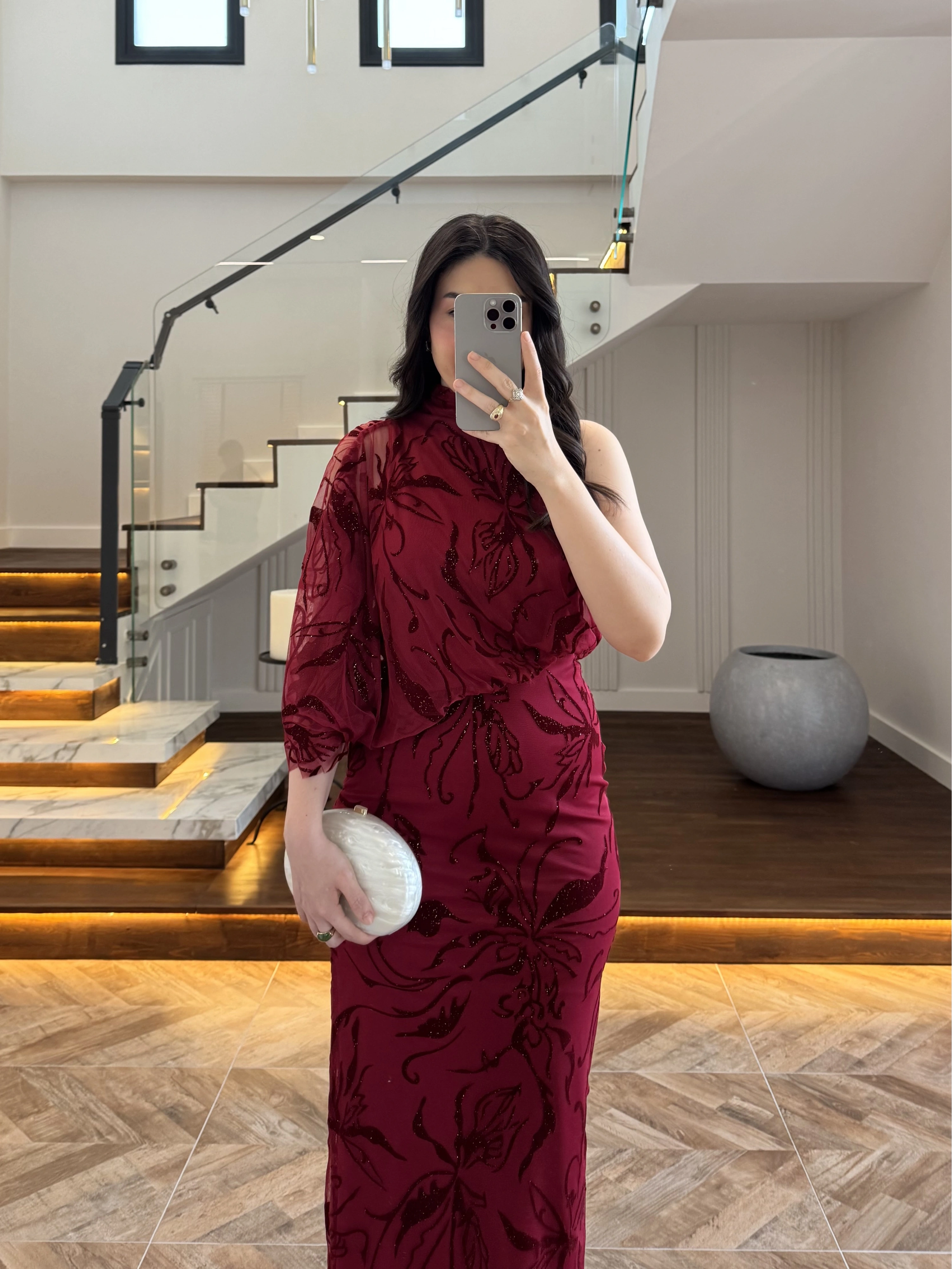 BORDO TEK OMUZ DESENLİ SİMLİ ELBİSE -4033